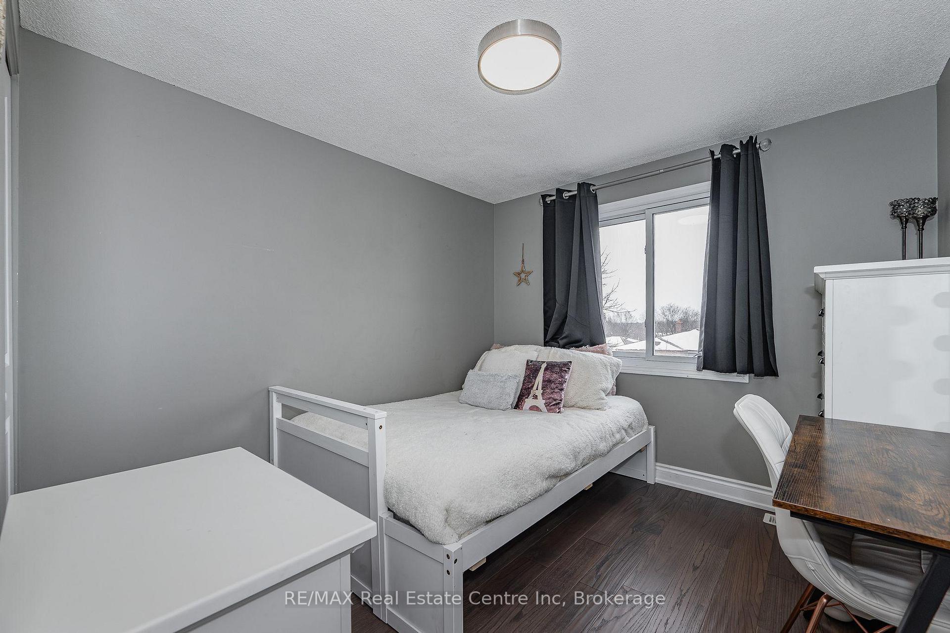 Photo 17 of 17 Dunhill Crescent, Guelph, Willow West/Sugarbush/West Acres — HOMEH