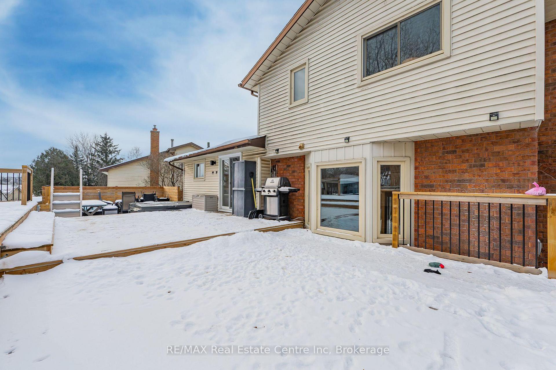 Photo 24 of 17 Dunhill Crescent, Guelph, Willow West/Sugarbush/West Acres — HOMEH
