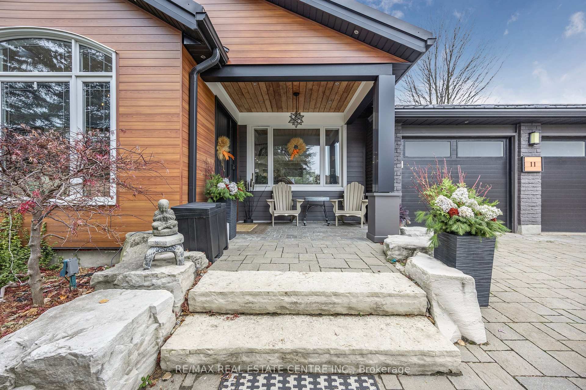 Photo 2 of 11 Brawton Drive, Caledon, Palgrave — HOMEH