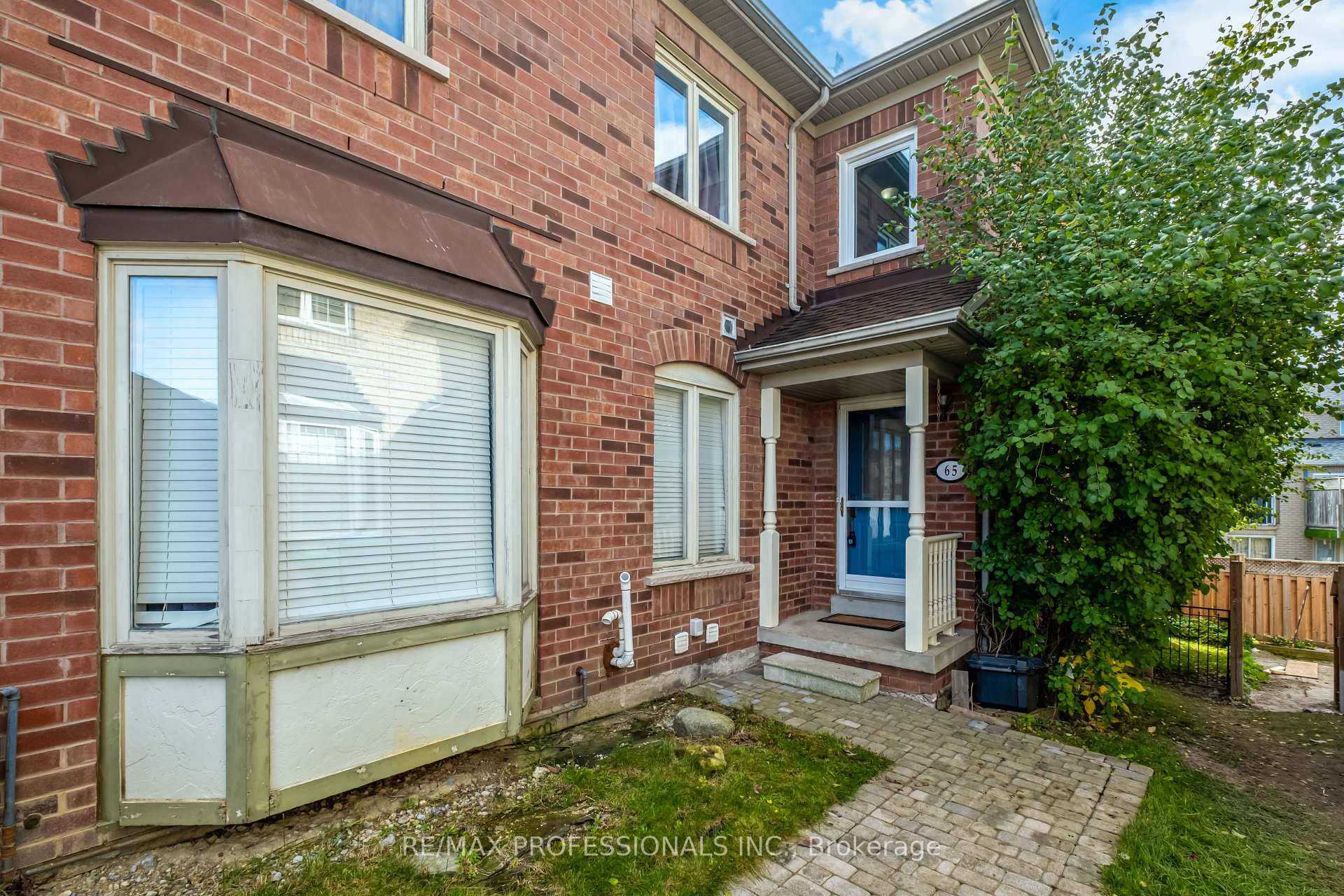 Front of 65 Hickorybush Avenue