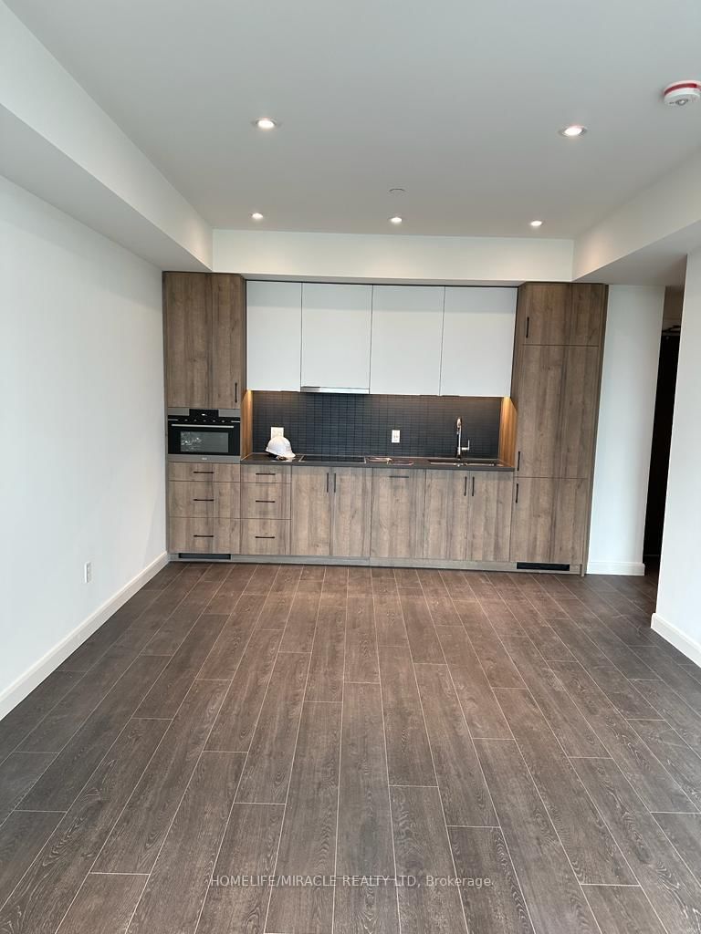 Photo 4 of Unit 308, 741 King St W, Kitchener, Uptown Waterloo/Westmount — HOMEH