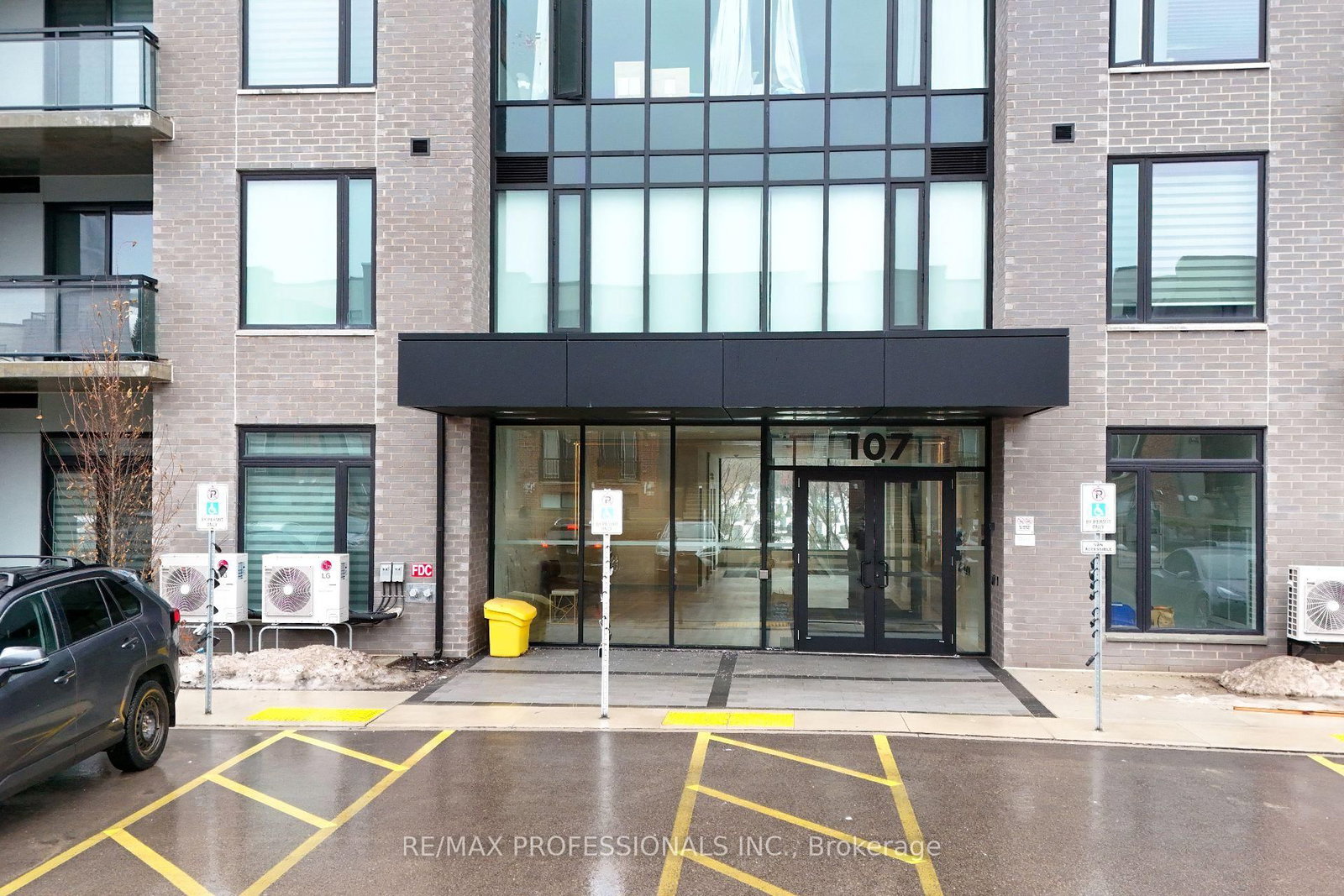 Photo 3 of Unit 109, 107 Roger St, Waterloo, Uptown Waterloo — HOMEH