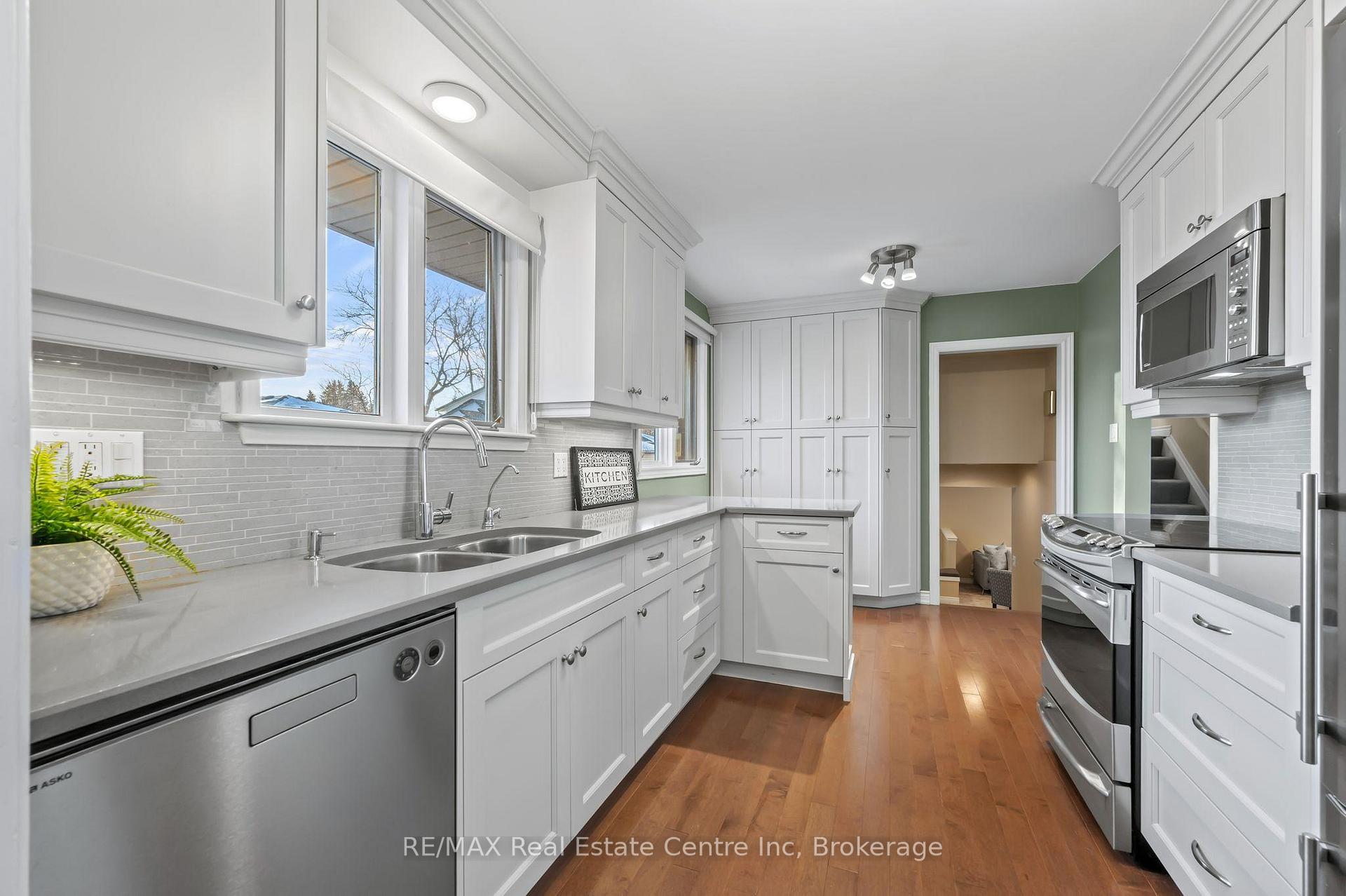 Photo 3 of 94 Glenburnie Drive, Guelph, Grange Road — HOMEH