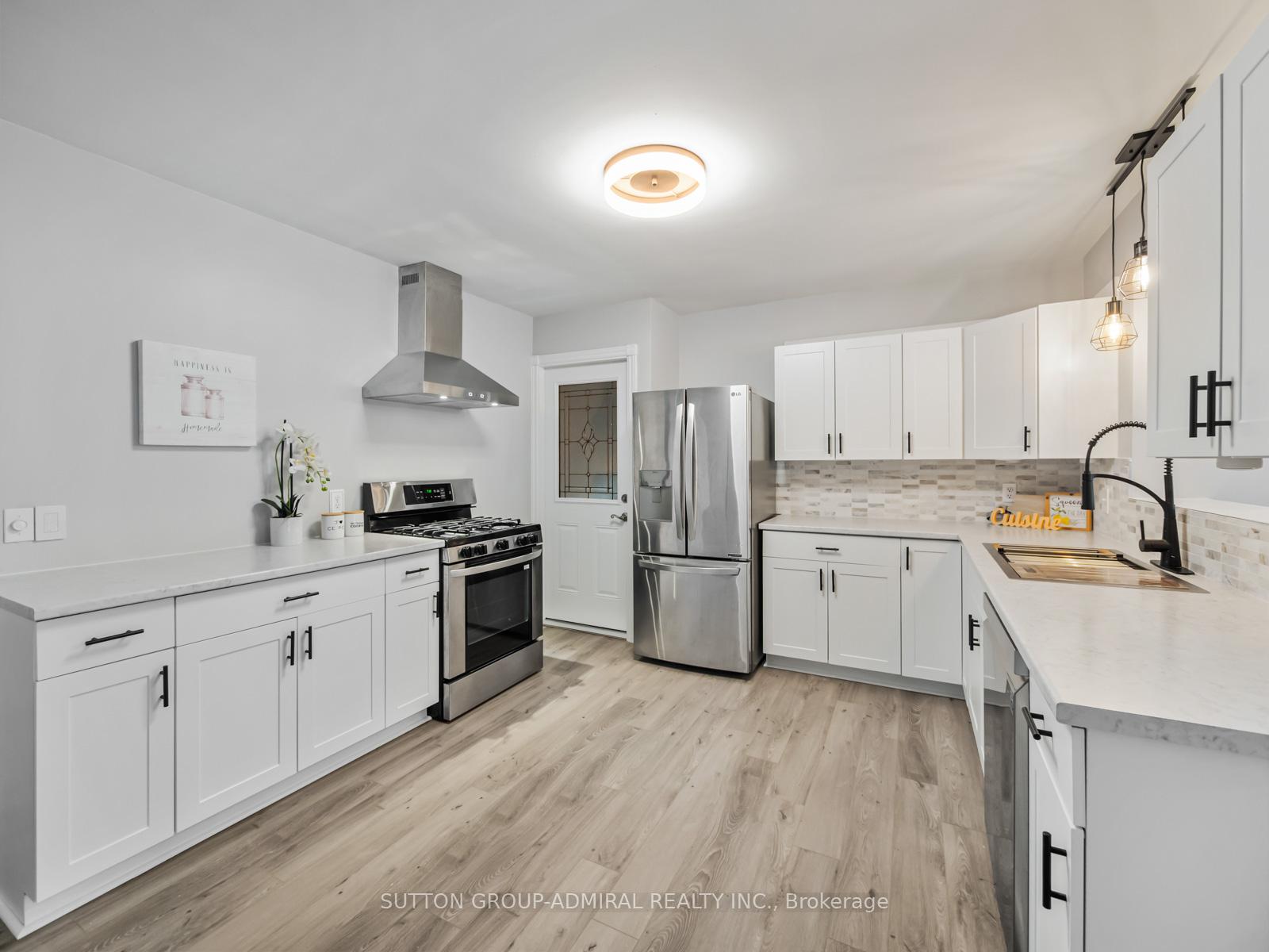 Photo 7 of 12 Simpson Avenue, Clarington, Bowmanville — HOMEH