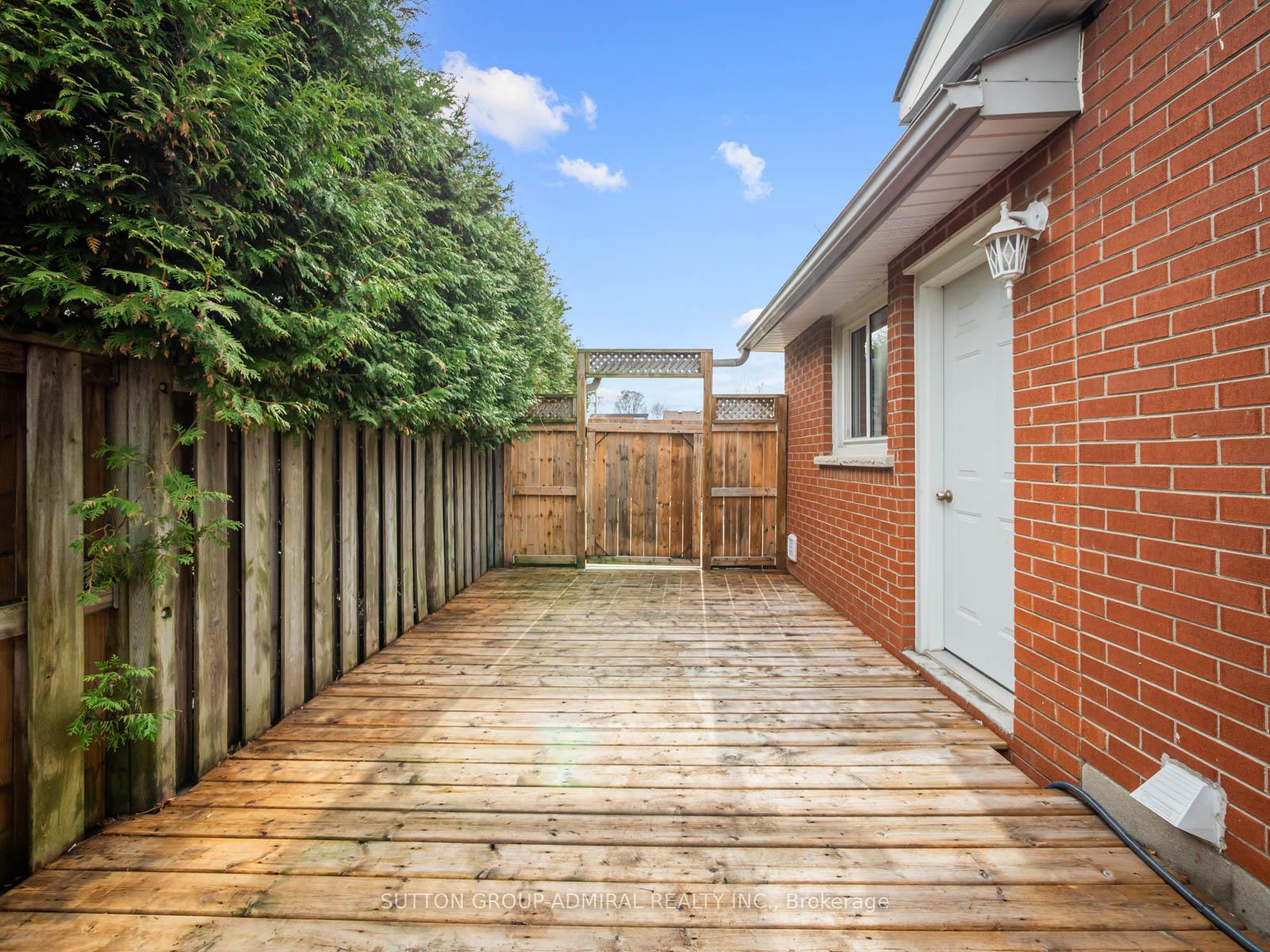 Photo 35 of 12 Simpson Avenue, Clarington, Bowmanville — HOMEH