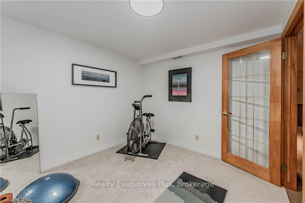 Photo 30 of 8 Echo Drive, Guelph, Dovercliffe Park/Old University — HOMEH