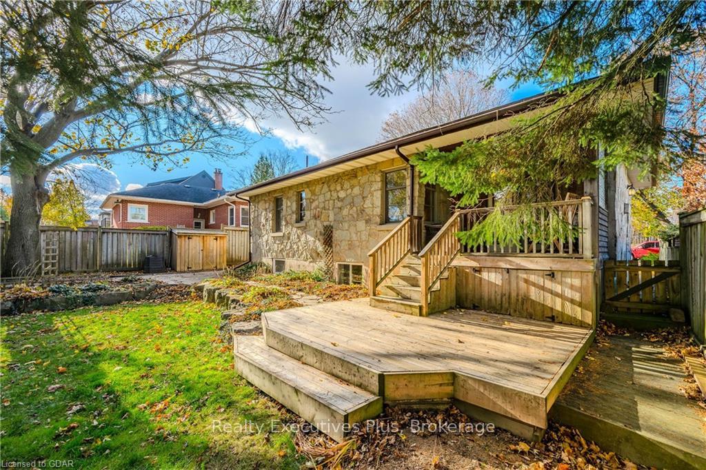 Photo 44 of 8 Echo Drive, Guelph, Dovercliffe Park/Old University — HOMEH