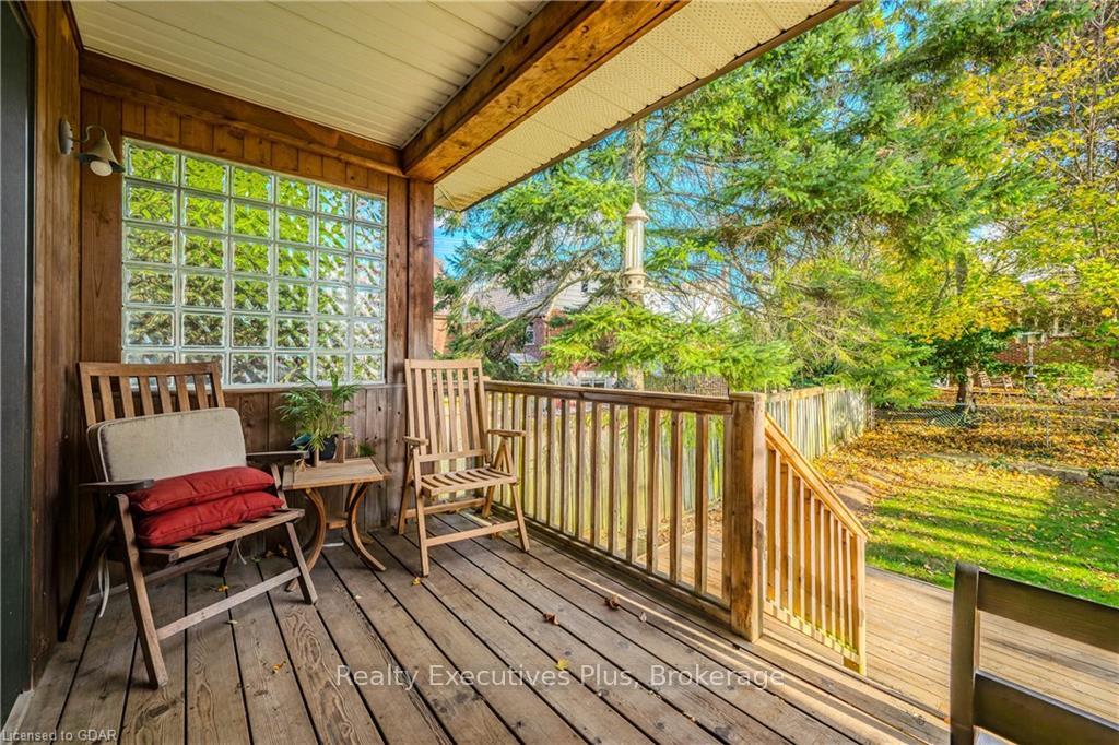 Photo 46 of 8 Echo Drive, Guelph, Dovercliffe Park/Old University — HOMEH