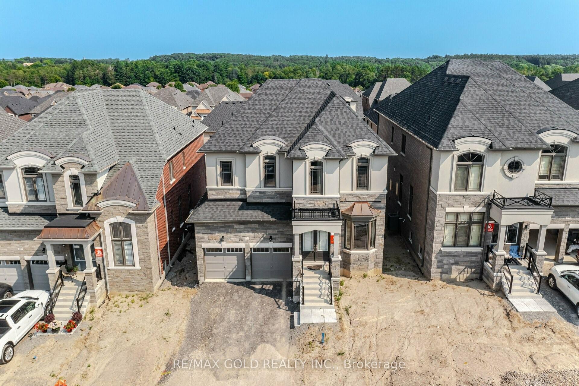 Photo 2 of 121 Raspberry Ridge Avenue, Caledon, Caledon East — HOMEH