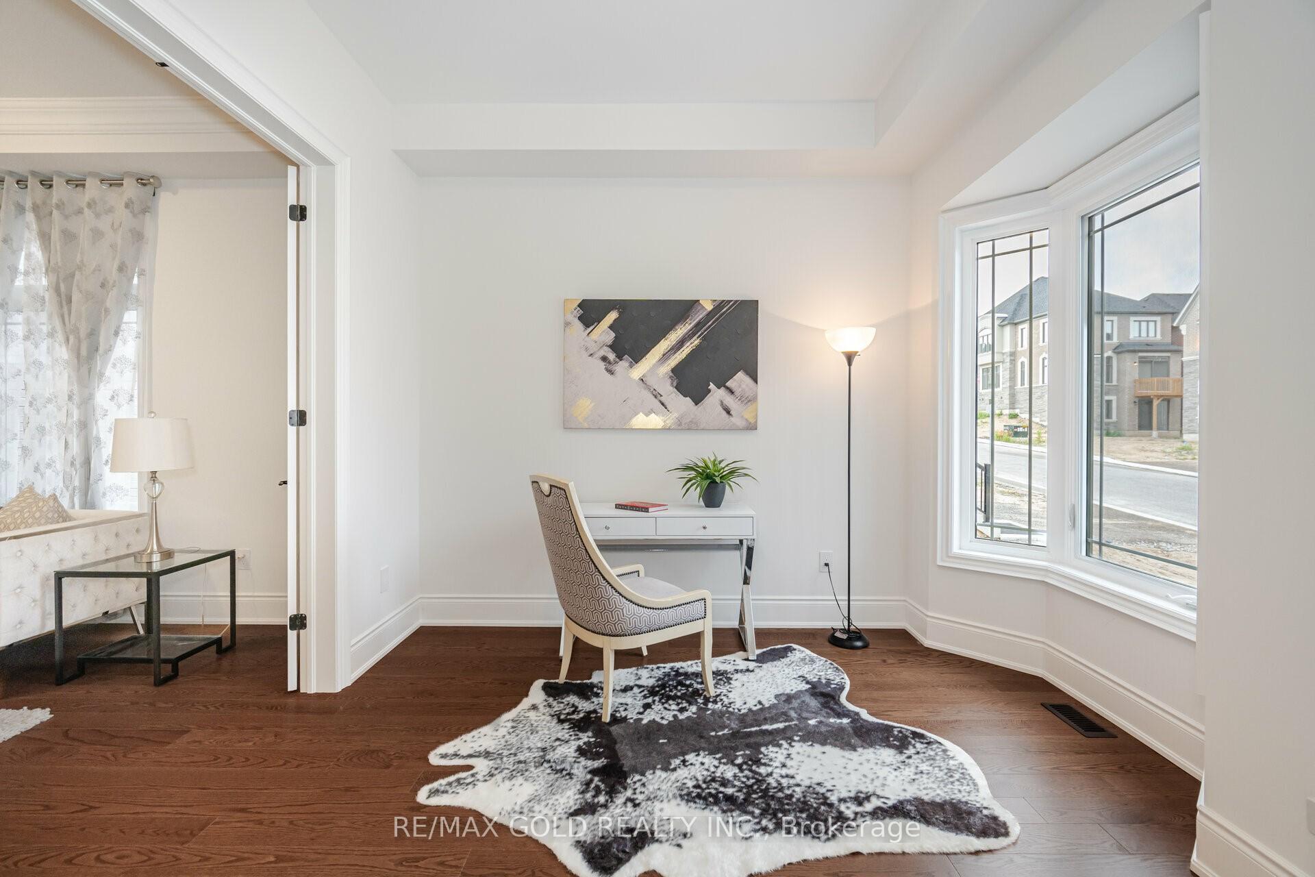 Photo 4 of 121 Raspberry Ridge Avenue, Caledon, Caledon East — HOMEH