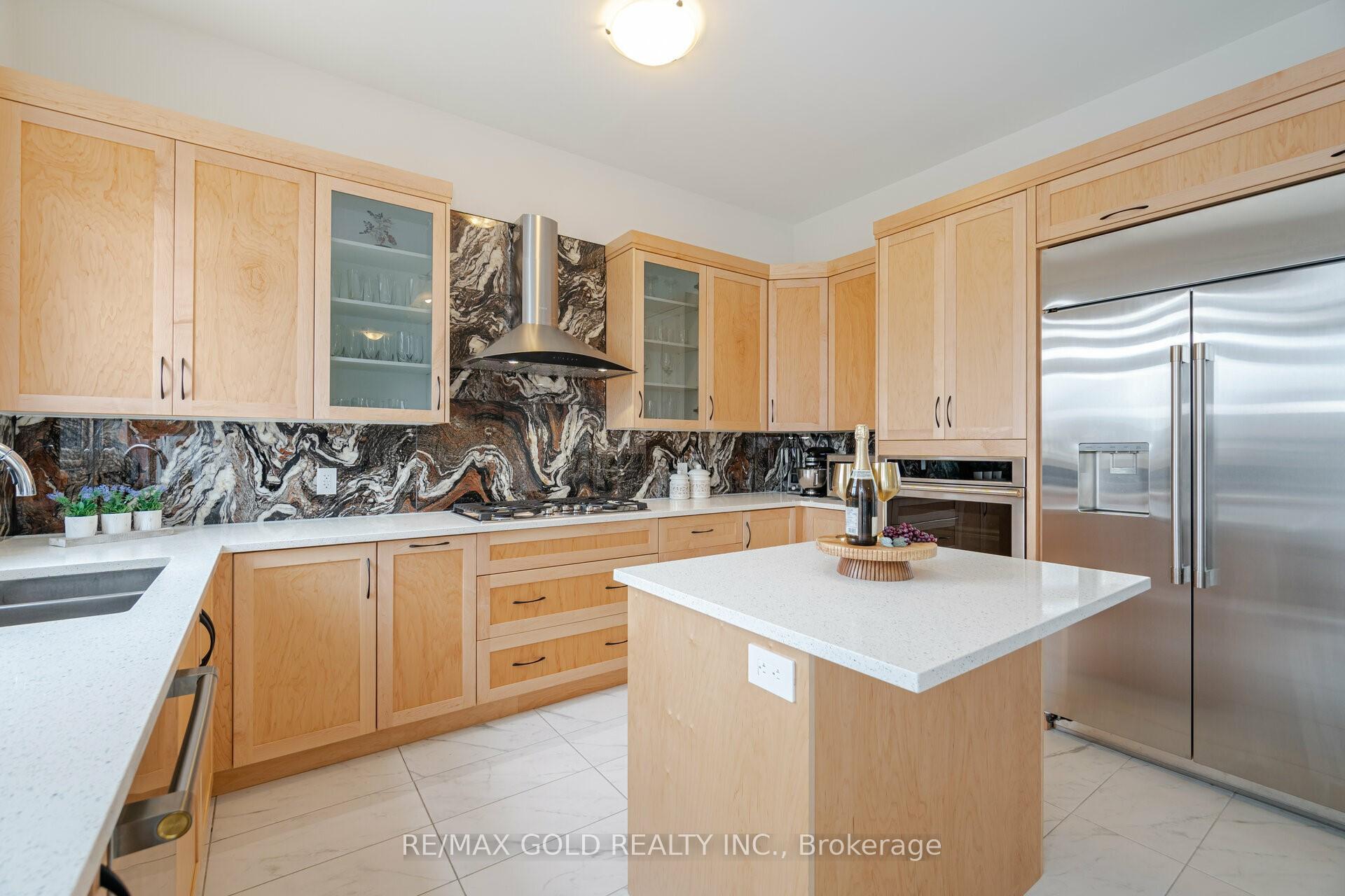 Photo 8 of 121 Raspberry Ridge Avenue, Caledon, Caledon East — HOMEH