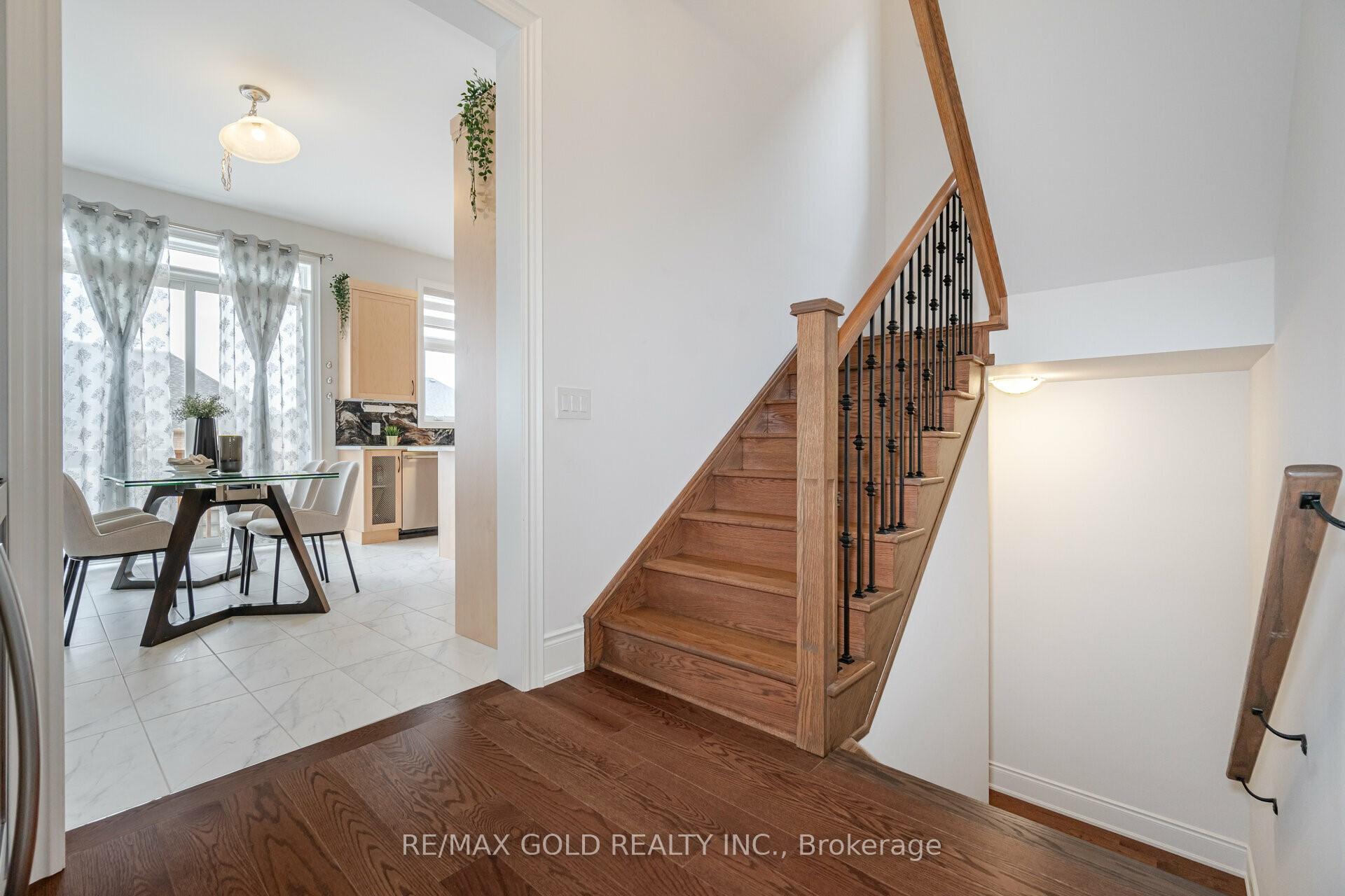 Photo 14 of 121 Raspberry Ridge Avenue, Caledon, Caledon East — HOMEH