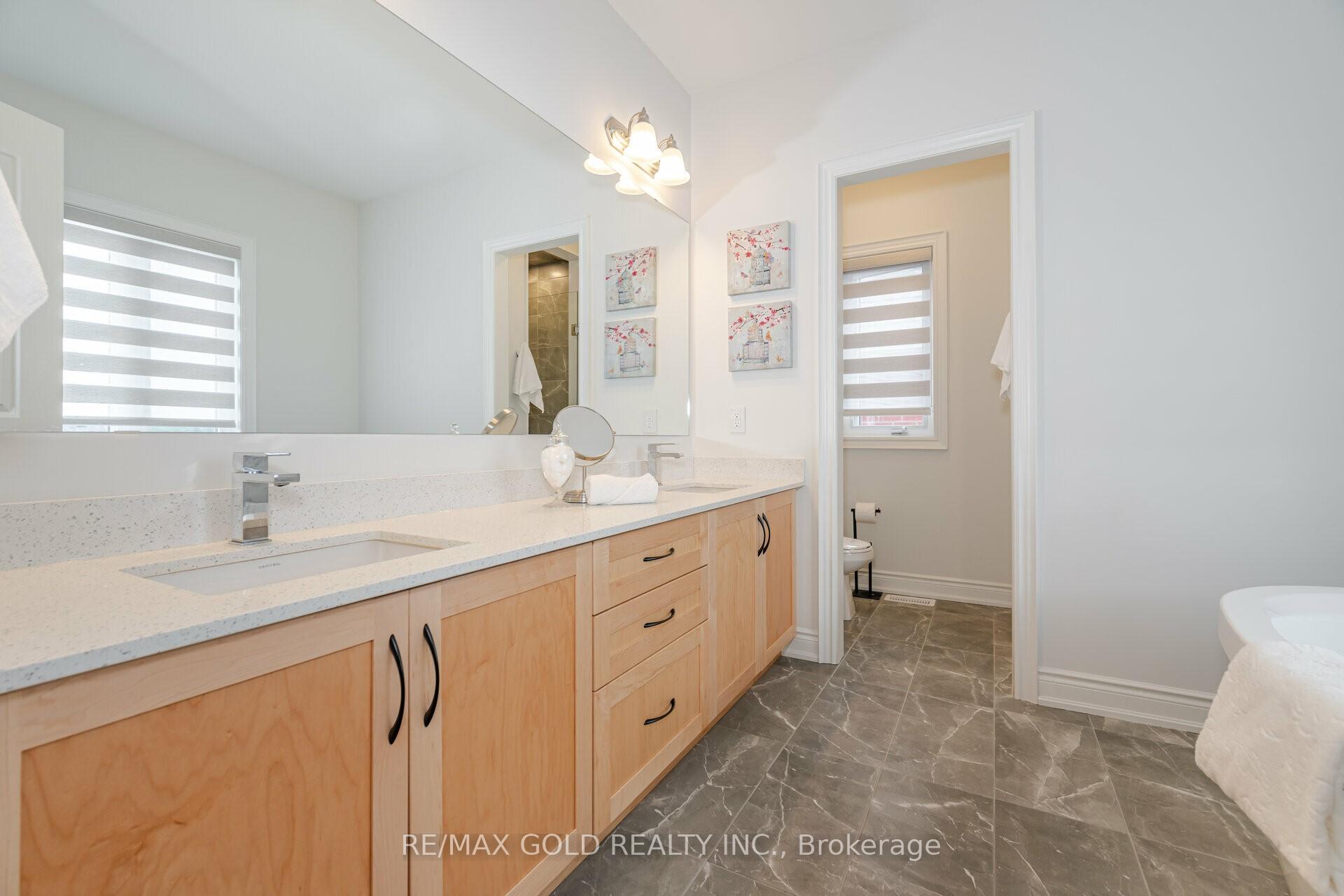 Photo 16 of 121 Raspberry Ridge Avenue, Caledon, Caledon East — HOMEH