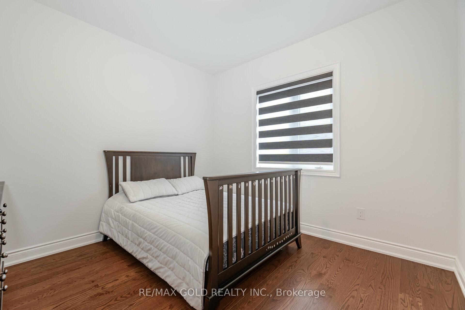 Photo 22 of 121 Raspberry Ridge Avenue, Caledon, Caledon East — HOMEH