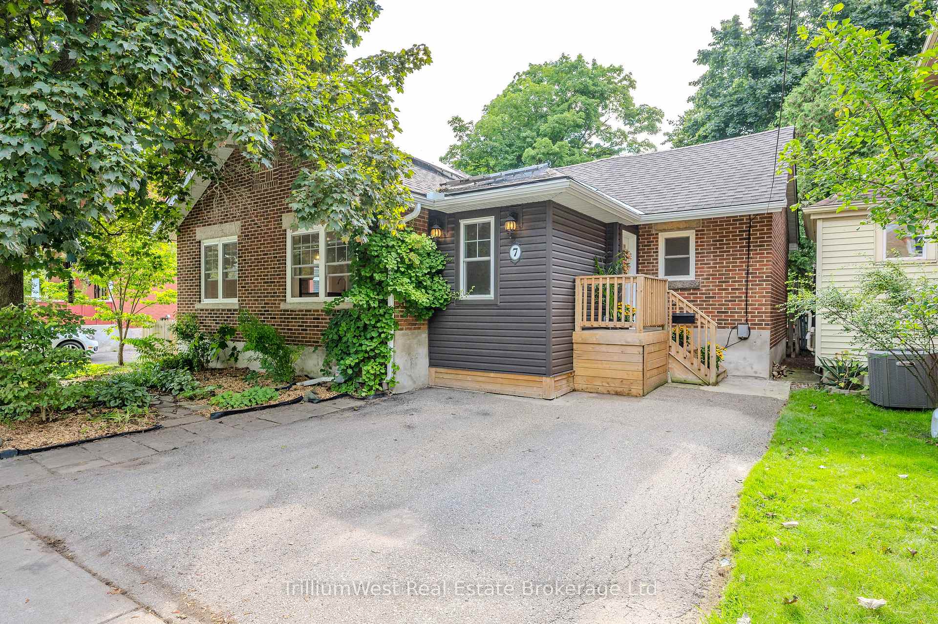 Photo 1 of 7 Alexandra Street, Guelph, Exhibition Park — HOMEH