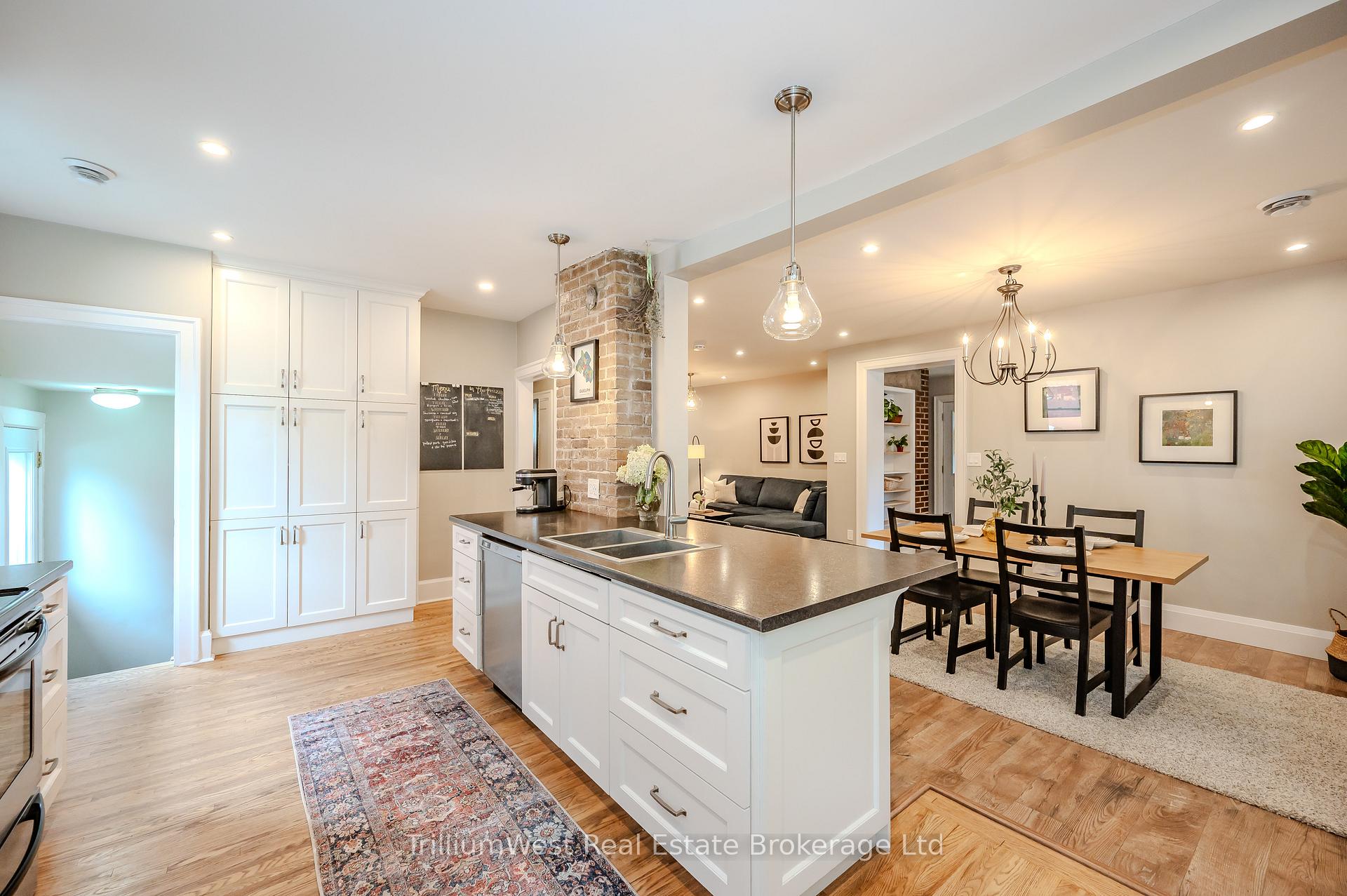 Photo 10 of 7 Alexandra Street, Guelph, Exhibition Park — HOMEH