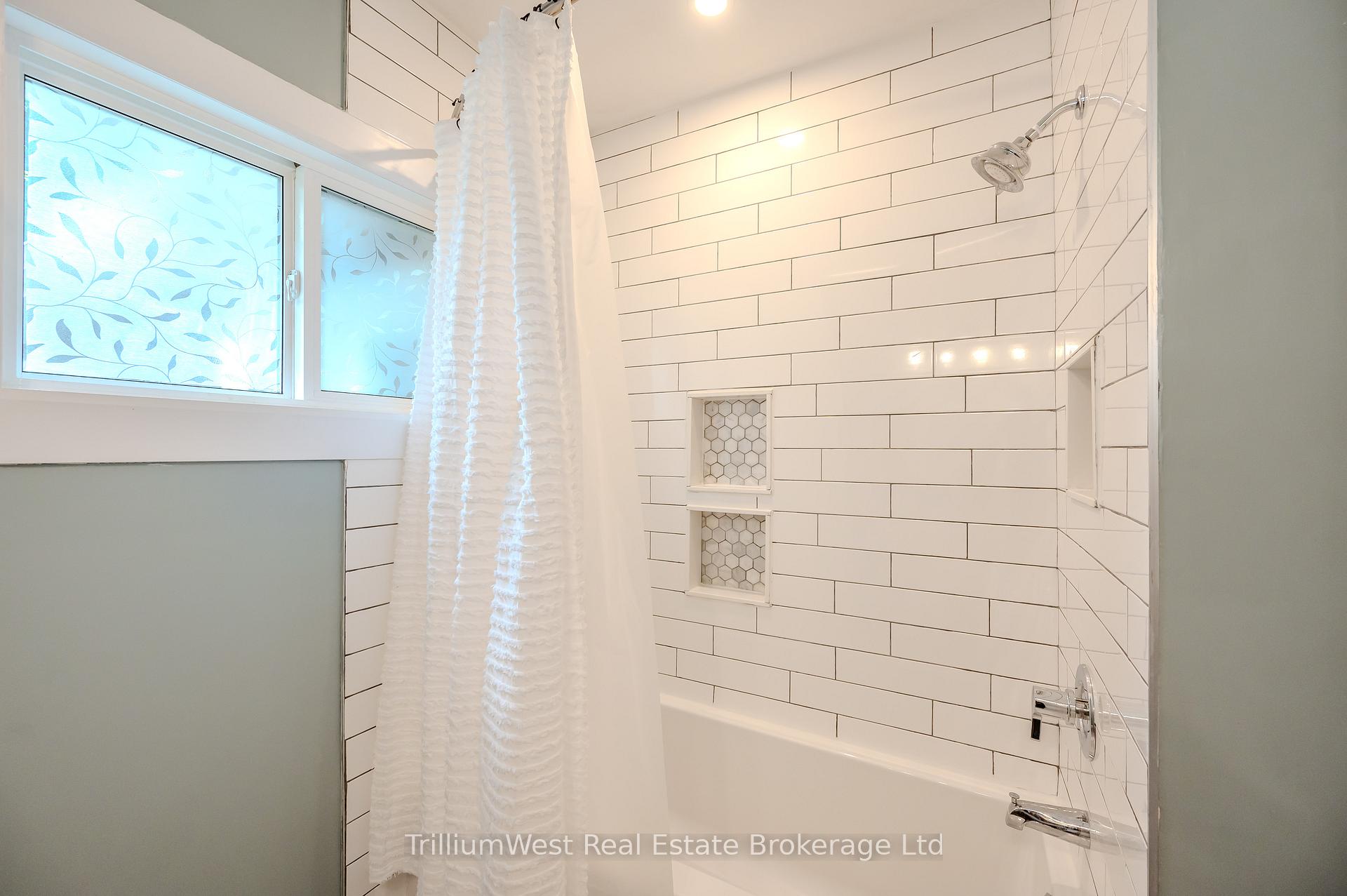 Photo 15 of 7 Alexandra Street, Guelph, Exhibition Park — HOMEH