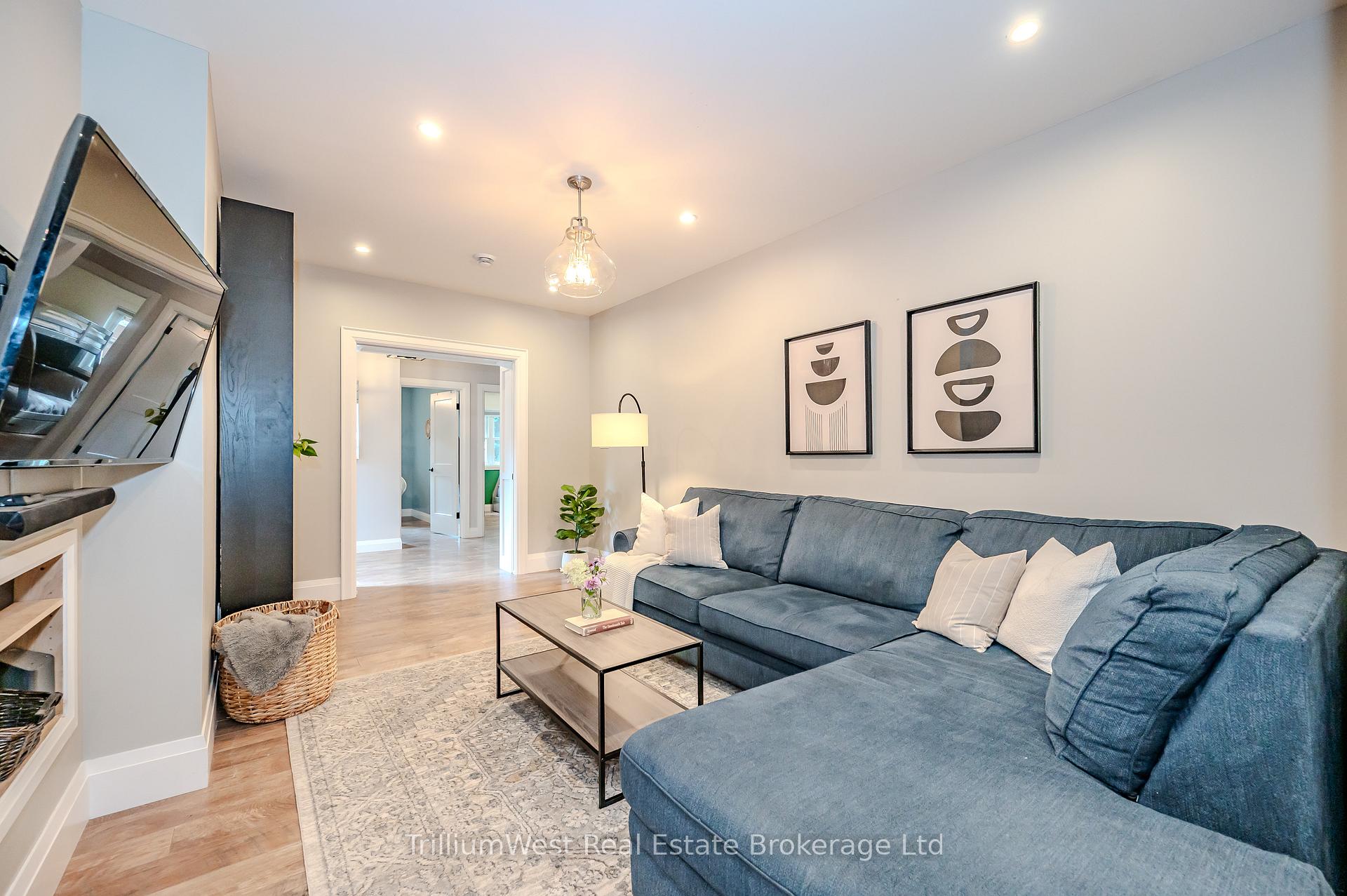 Photo 17 of 7 Alexandra Street, Guelph, Exhibition Park — HOMEH