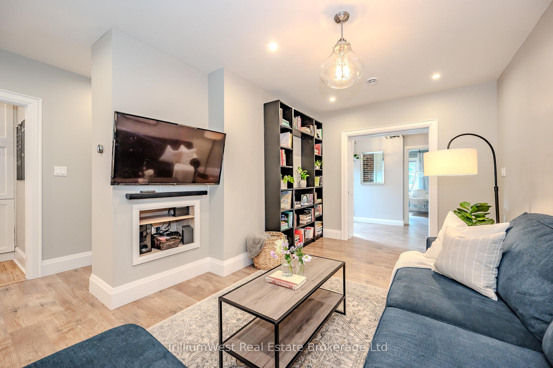Photo 18 of 7 Alexandra Street, Guelph, Exhibition Park — HOMEH