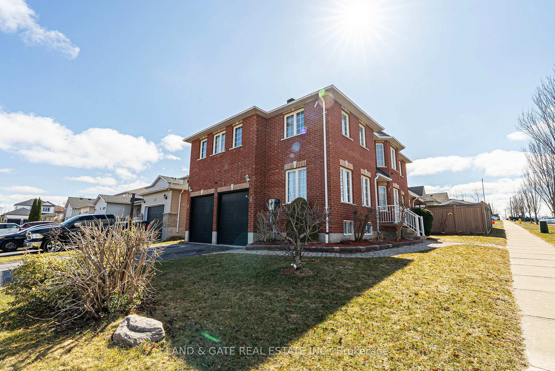 Photo 1 of 331 Longworth Avenue, Clarington, Bowmanville — HOMEH