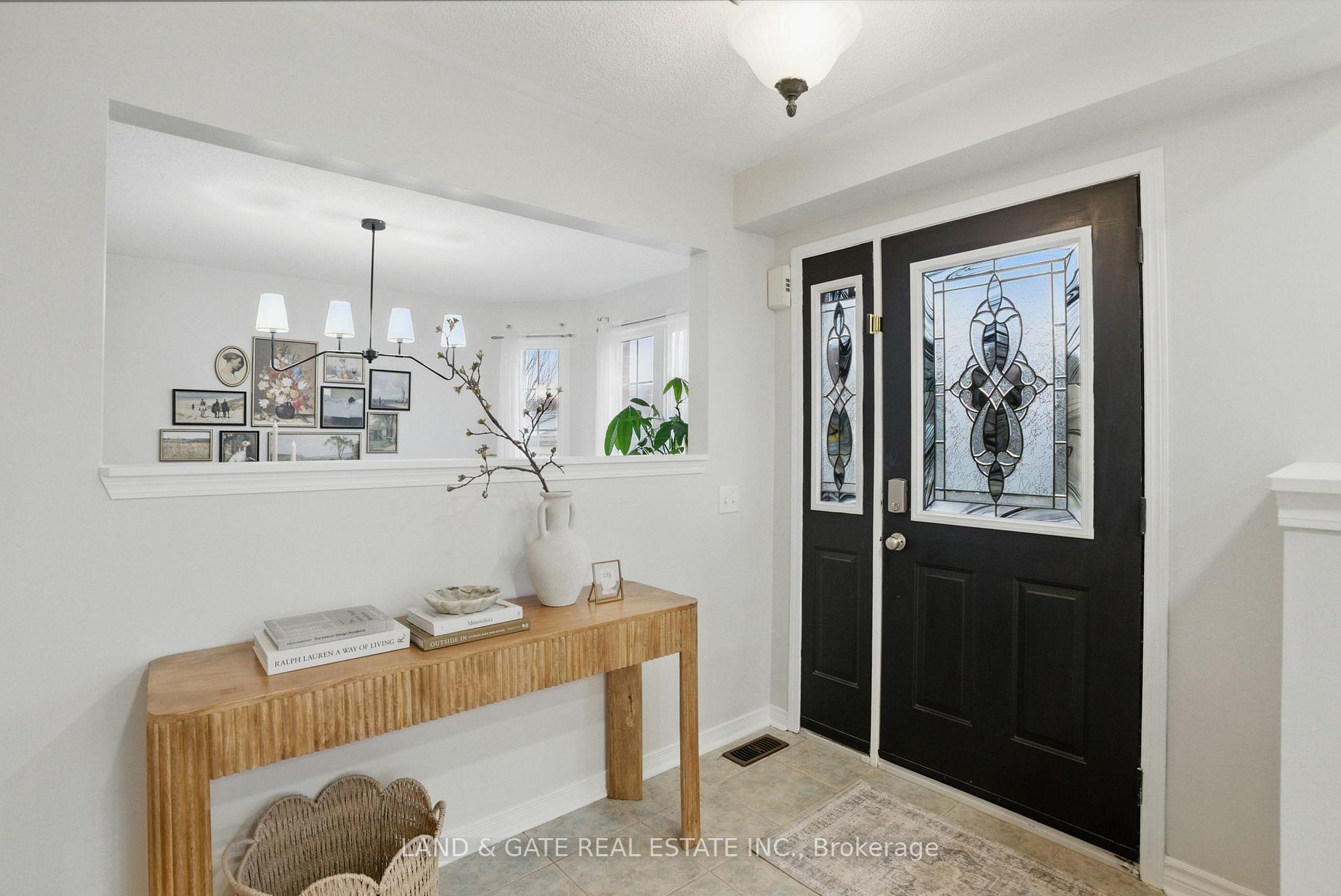 Photo 8 of 331 Longworth Avenue, Clarington, Bowmanville — HOMEH