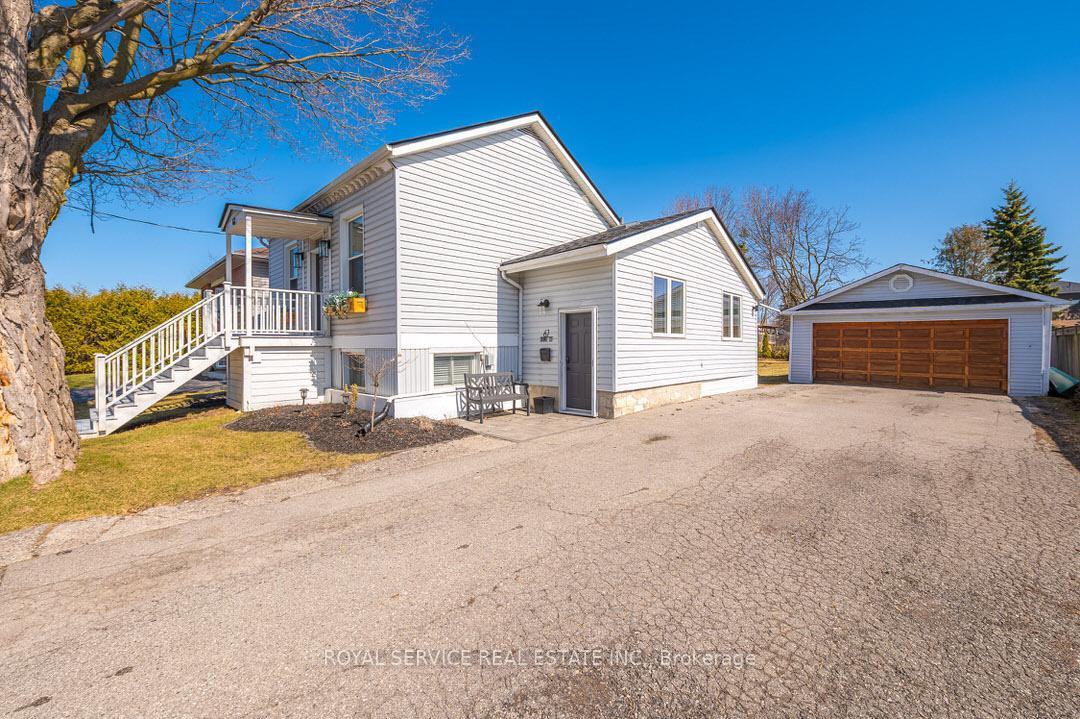 Photo 5 of 67 Duke Street, Clarington, Bowmanville — HOMEH