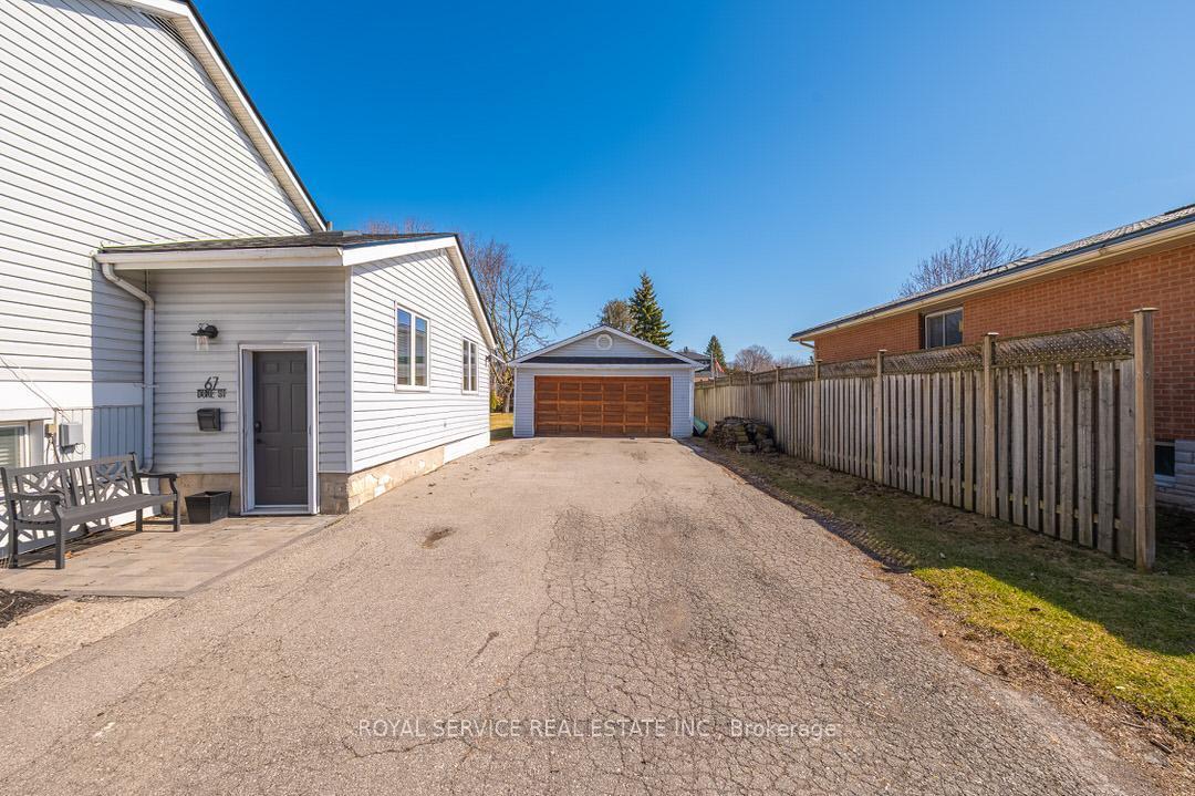Photo 7 of 67 Duke Street, Clarington, Bowmanville — HOMEH