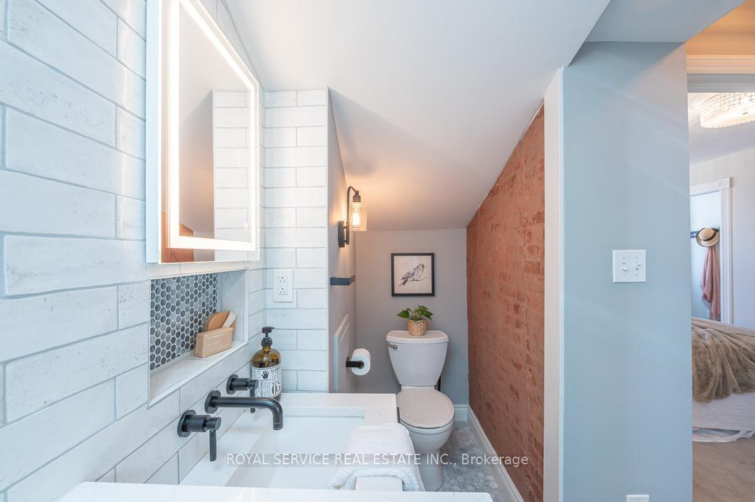Photo 13 of 67 Duke Street, Clarington, Bowmanville — HOMEH