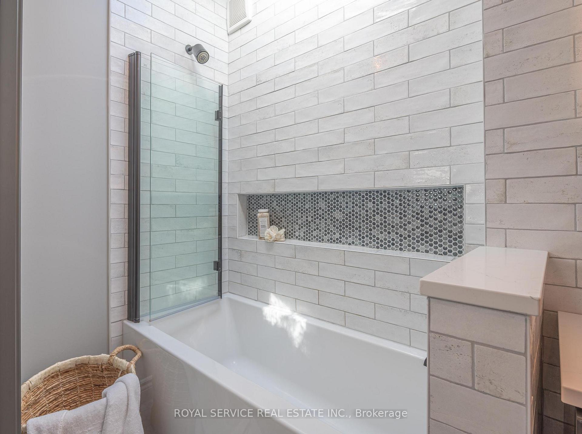 Photo 15 of 67 Duke Street, Clarington, Bowmanville — HOMEH