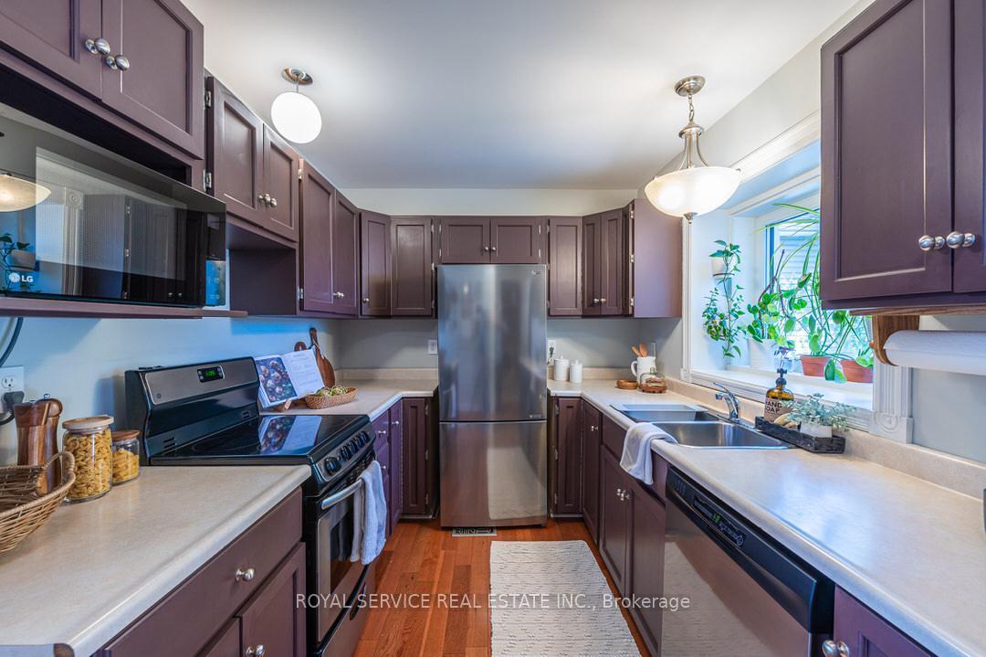 Photo 20 of 67 Duke Street, Clarington, Bowmanville — HOMEH