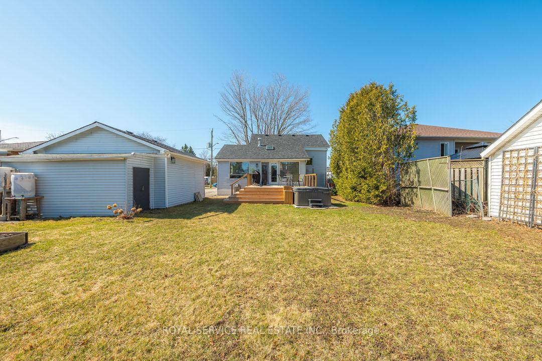 Photo 40 of 67 Duke Street, Clarington, Bowmanville — HOMEH