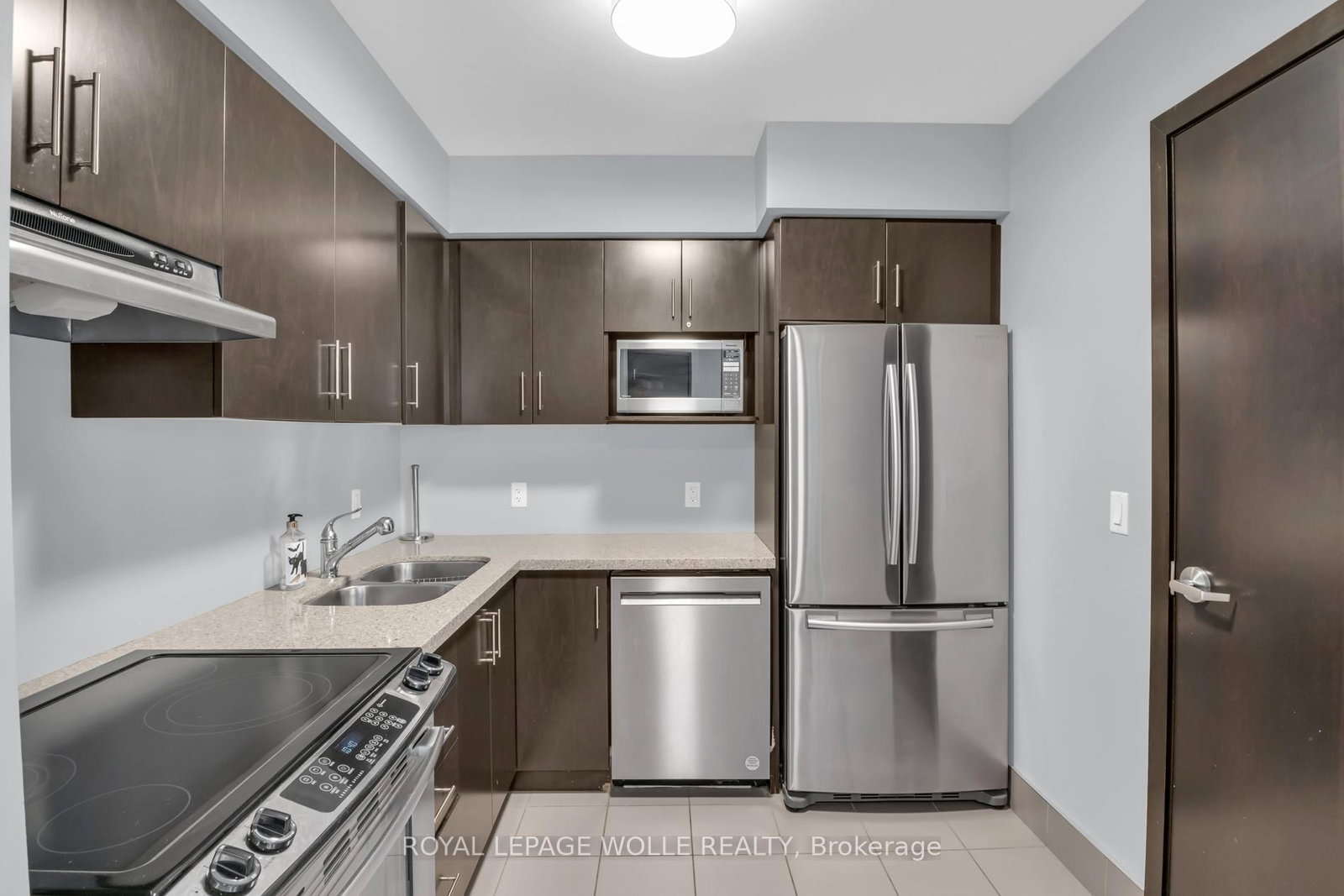 Photo 5 of Unit 904, 144 Park St, Waterloo — HOMEH