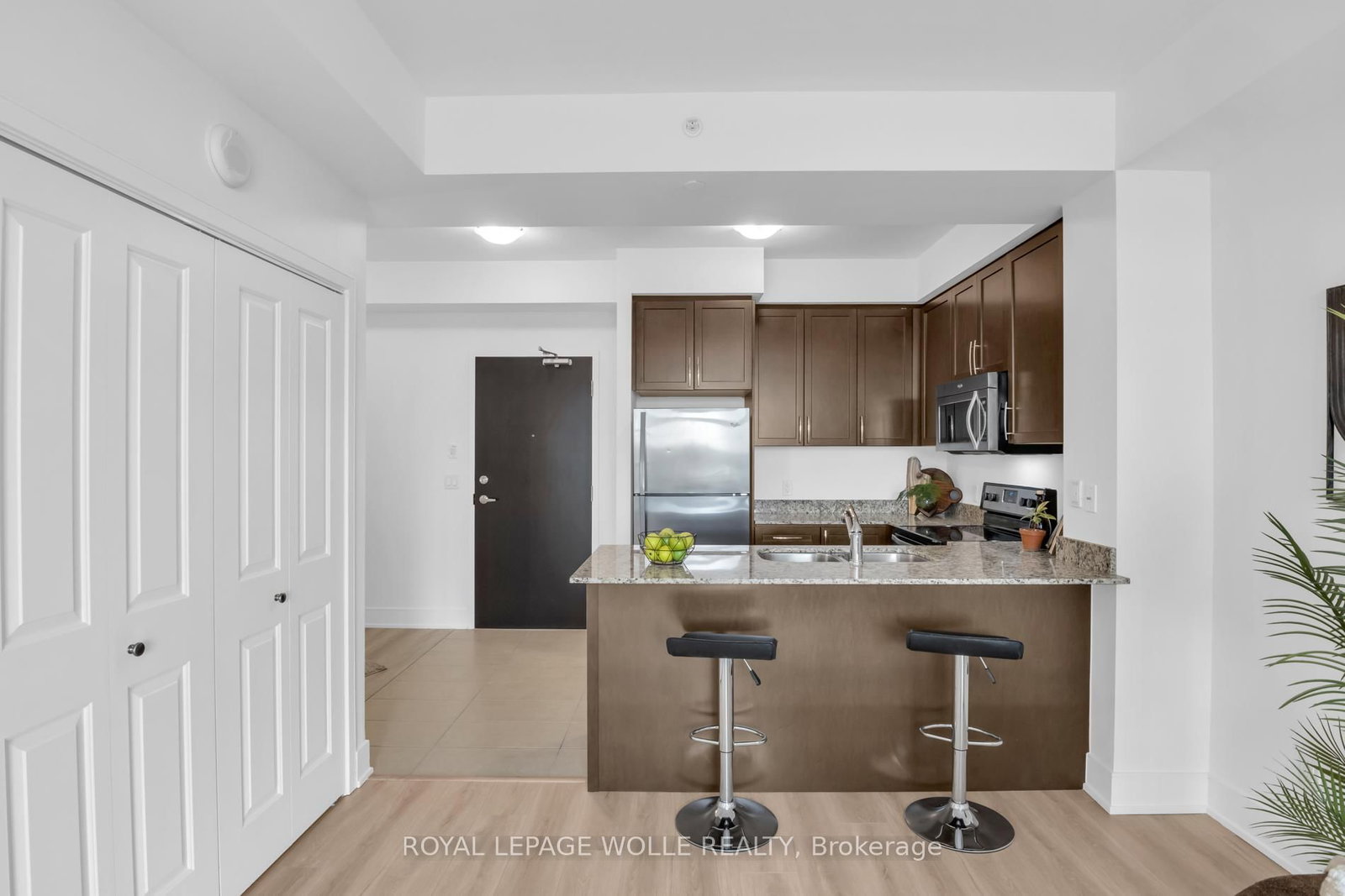 Photo 7 of Unit 904, 144 Park St, Waterloo — HOMEH