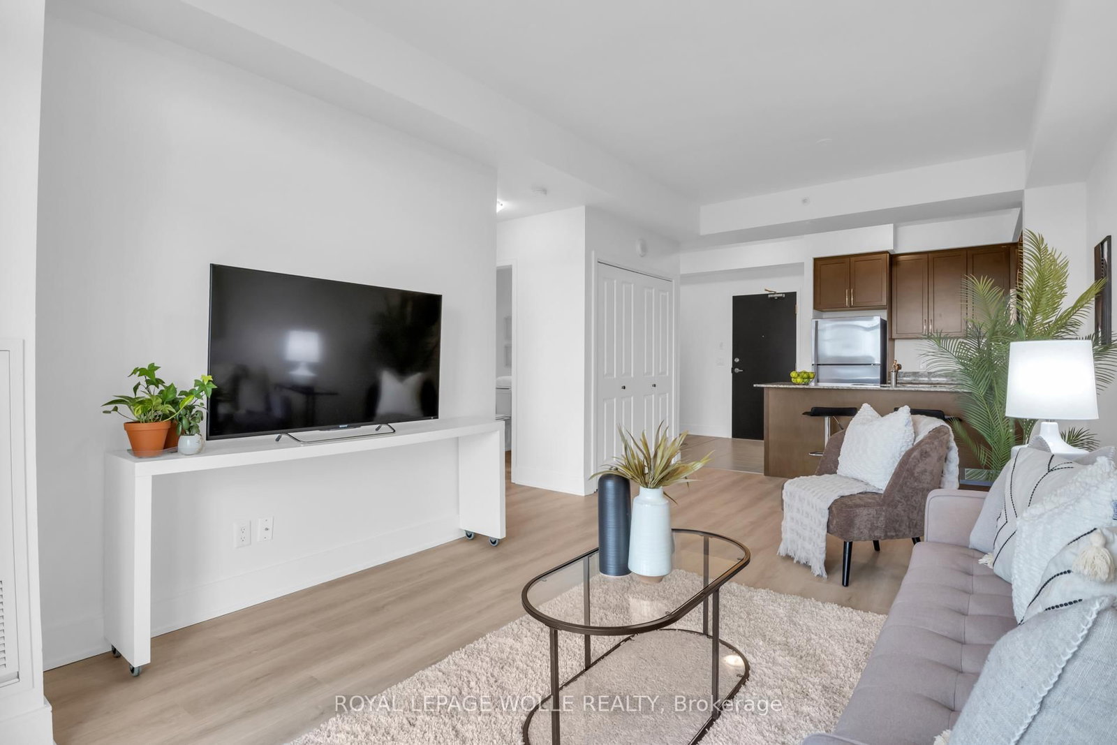 Photo 10 of Unit 904, 144 Park St, Waterloo — HOMEH
