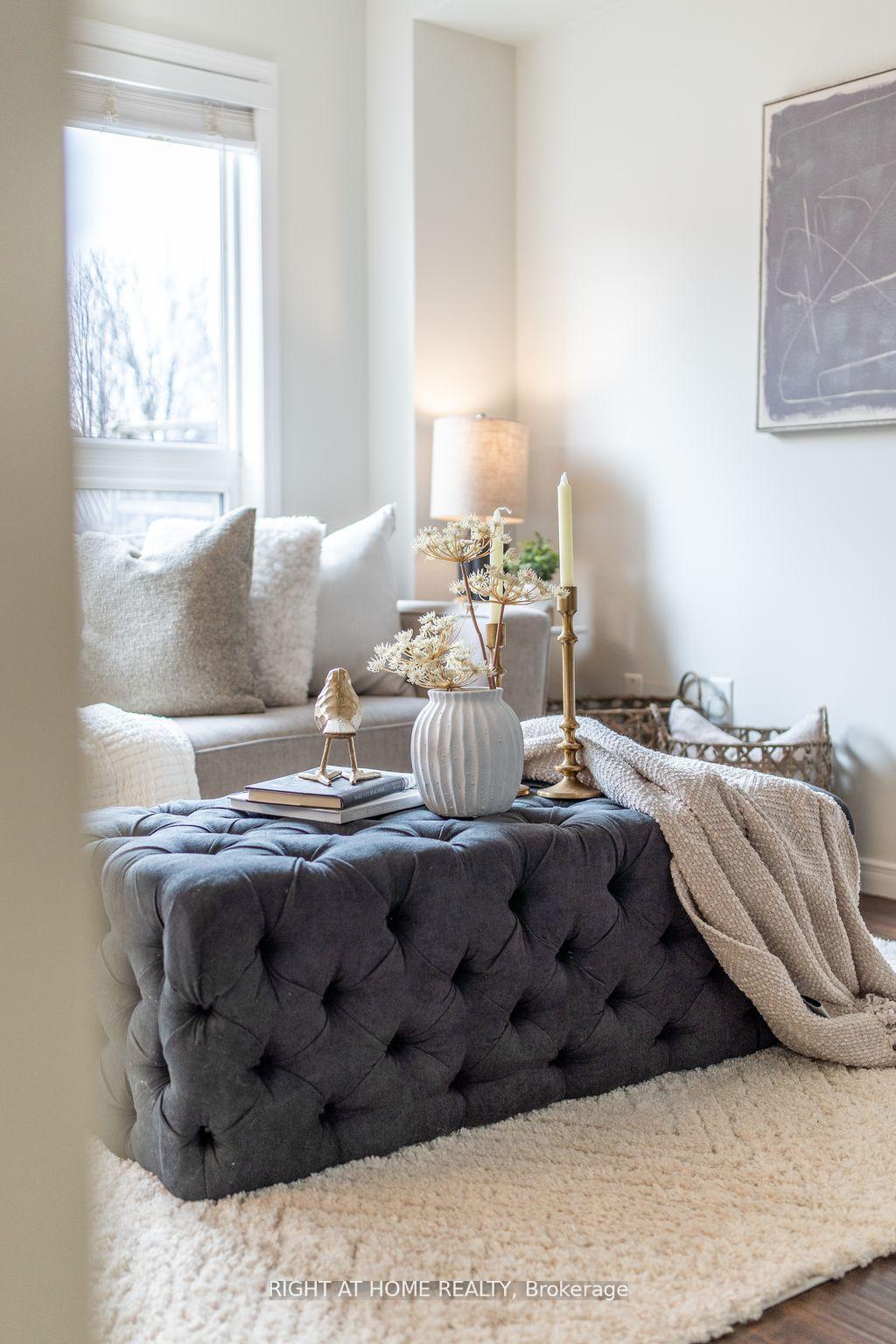 Photo 10 of 14 Dodds Square, Clarington, Bowmanville — HOMEH