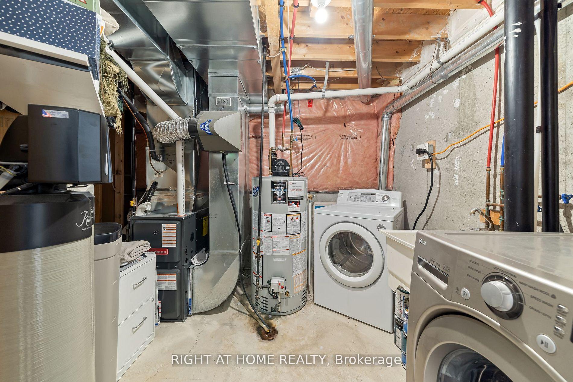 Photo 36 of 14 Dodds Square, Clarington, Bowmanville — HOMEH