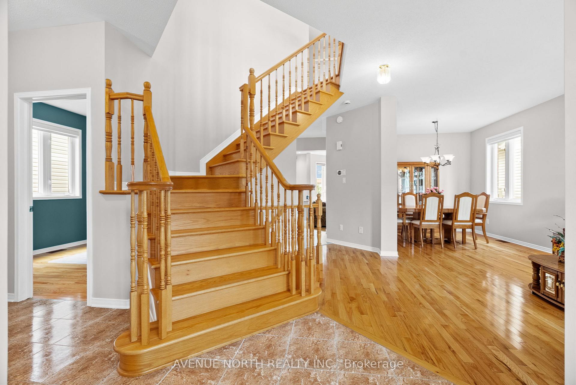 Photo 2 of 93 Whitestone Drive, Ottawa, Central Park — HOMEH