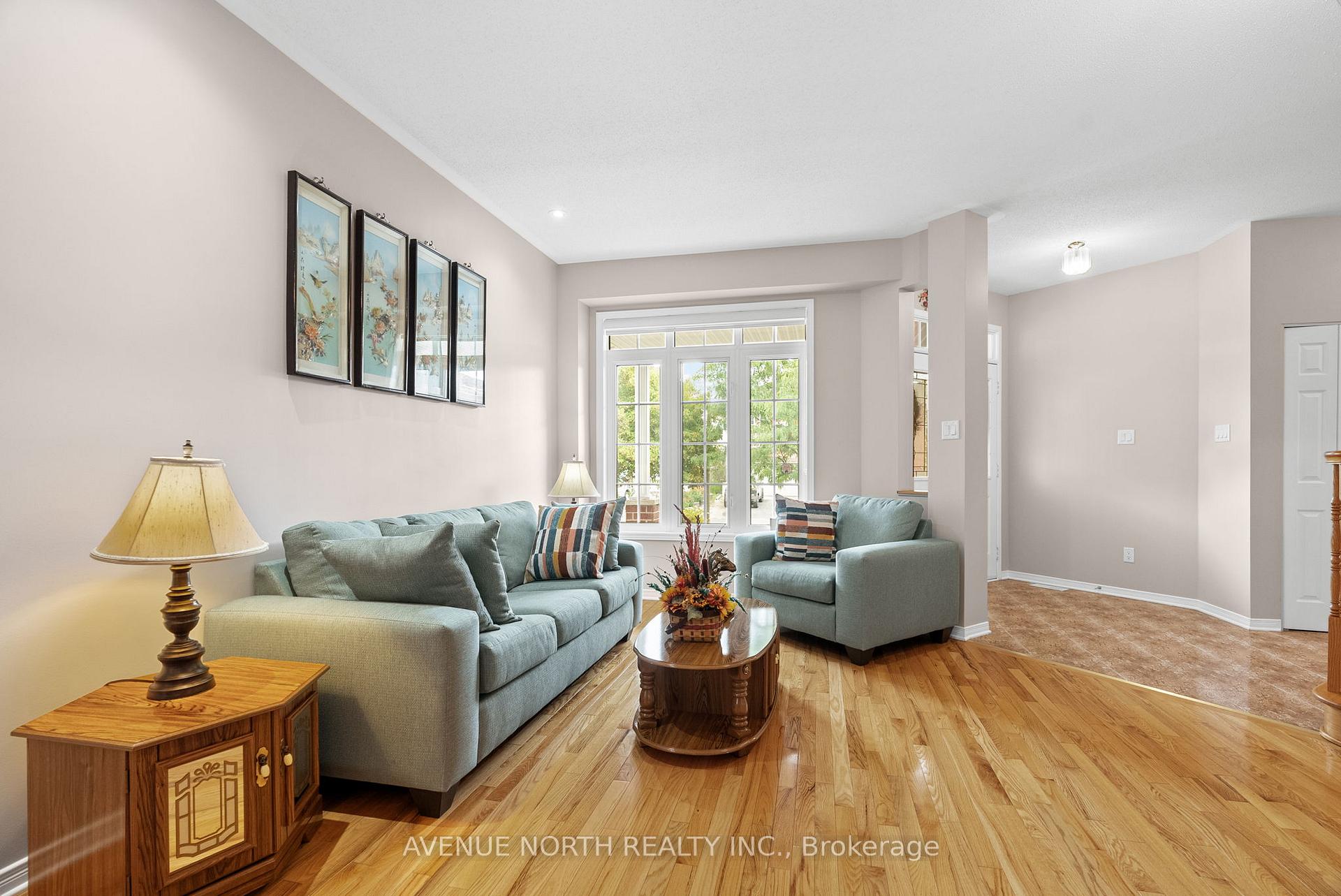 Photo 4 of 93 Whitestone Drive, Ottawa, Central Park — HOMEH