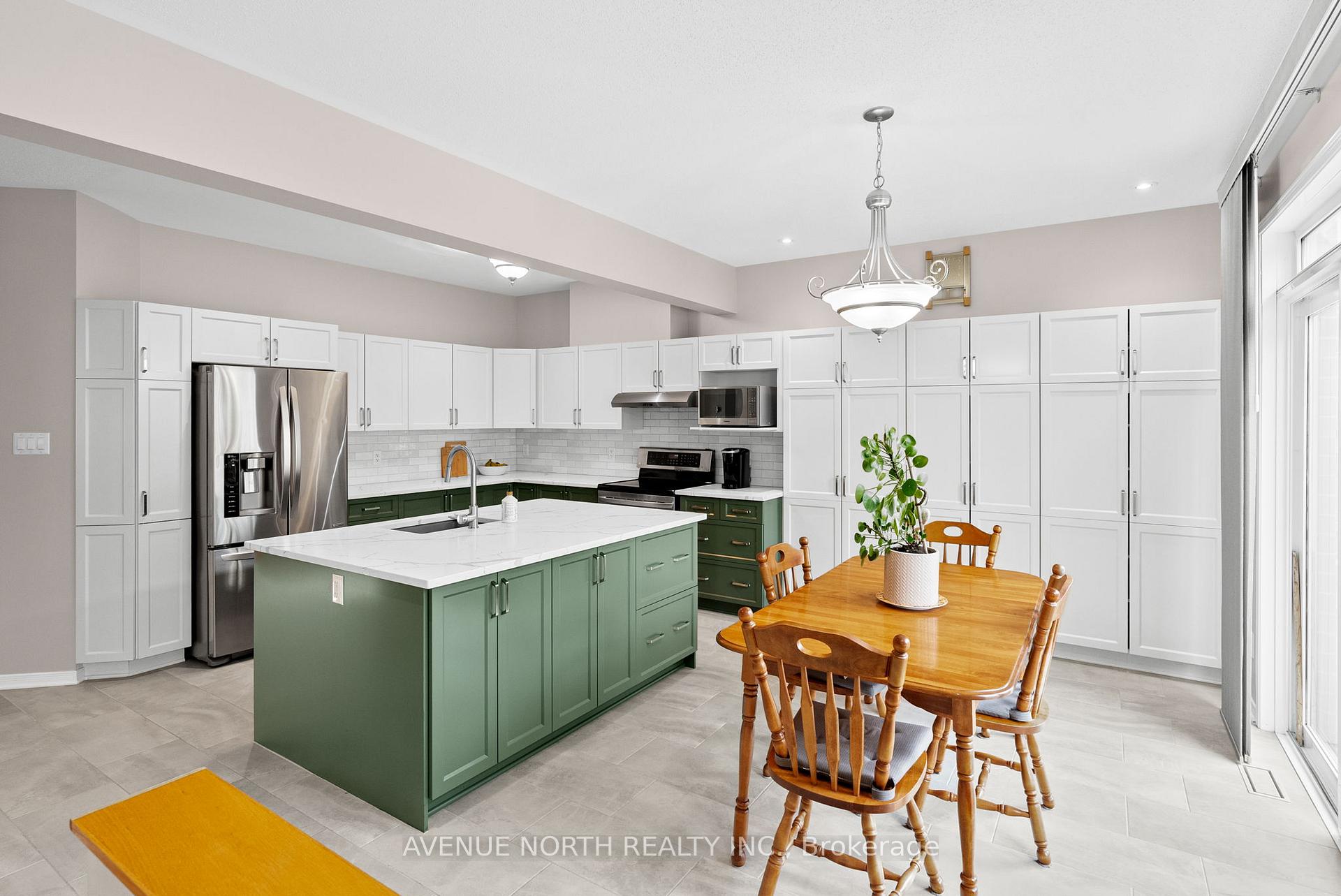Photo 5 of 93 Whitestone Drive, Ottawa, Central Park — HOMEH