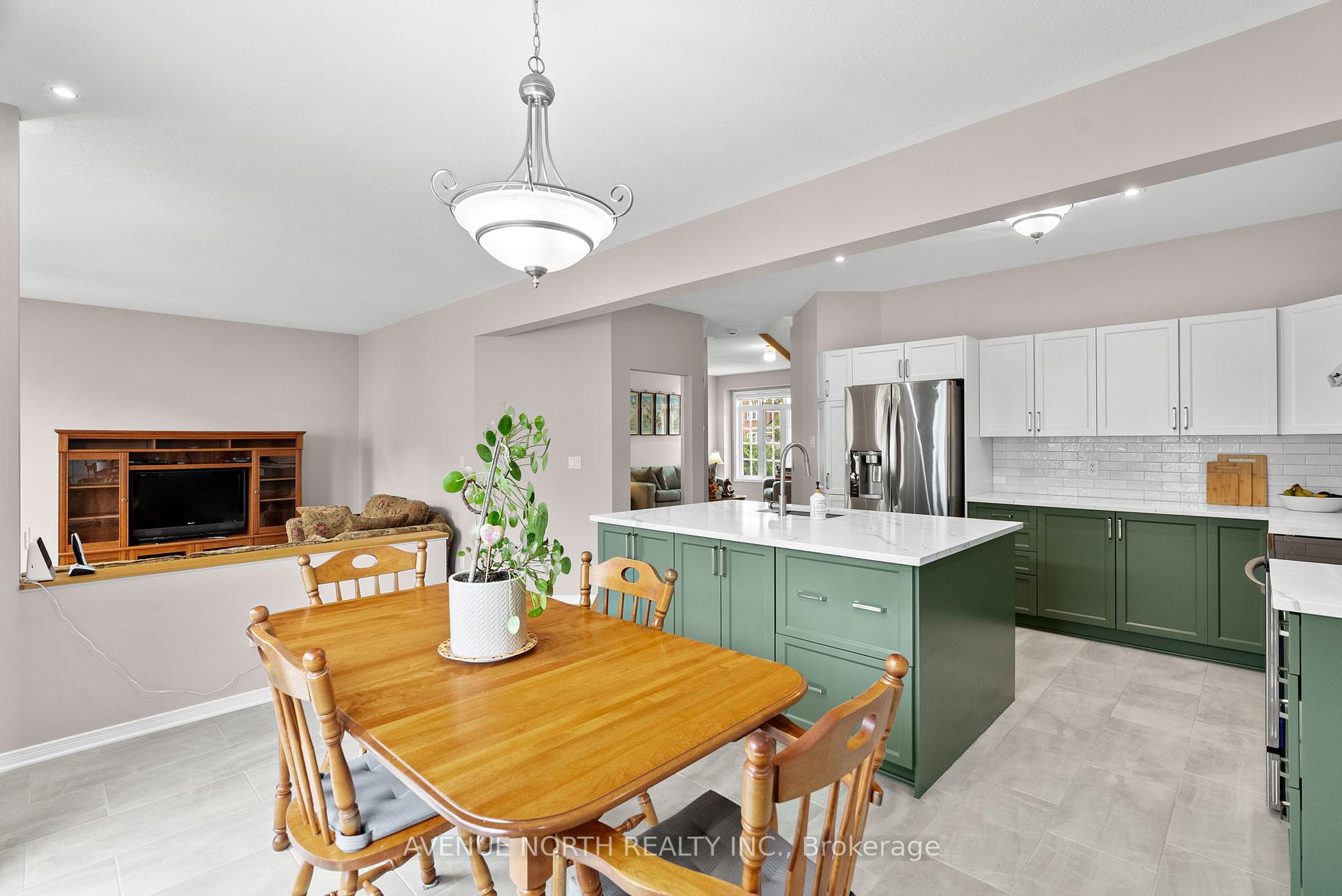 Photo 11 of 93 Whitestone Drive, Ottawa, Central Park — HOMEH