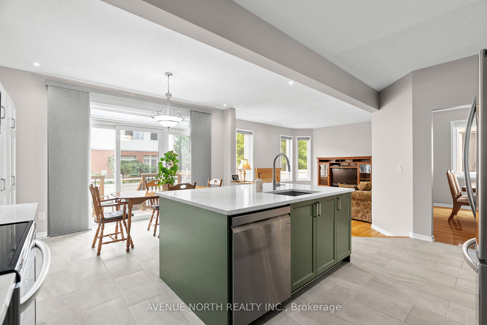 Photo 12 of 93 Whitestone Drive, Ottawa, Central Park — HOMEH