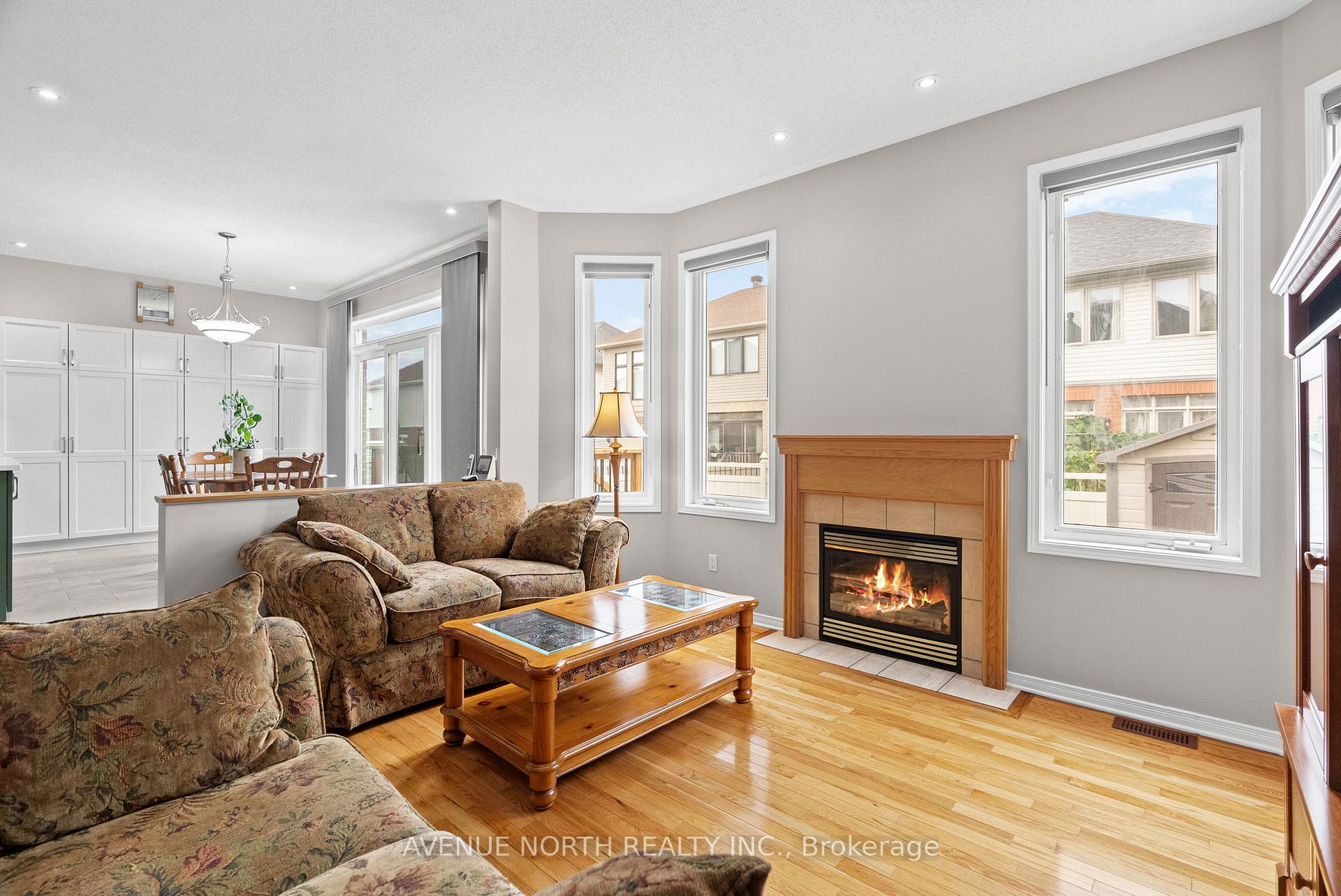 Photo 18 of 93 Whitestone Drive, Ottawa, Central Park — HOMEH