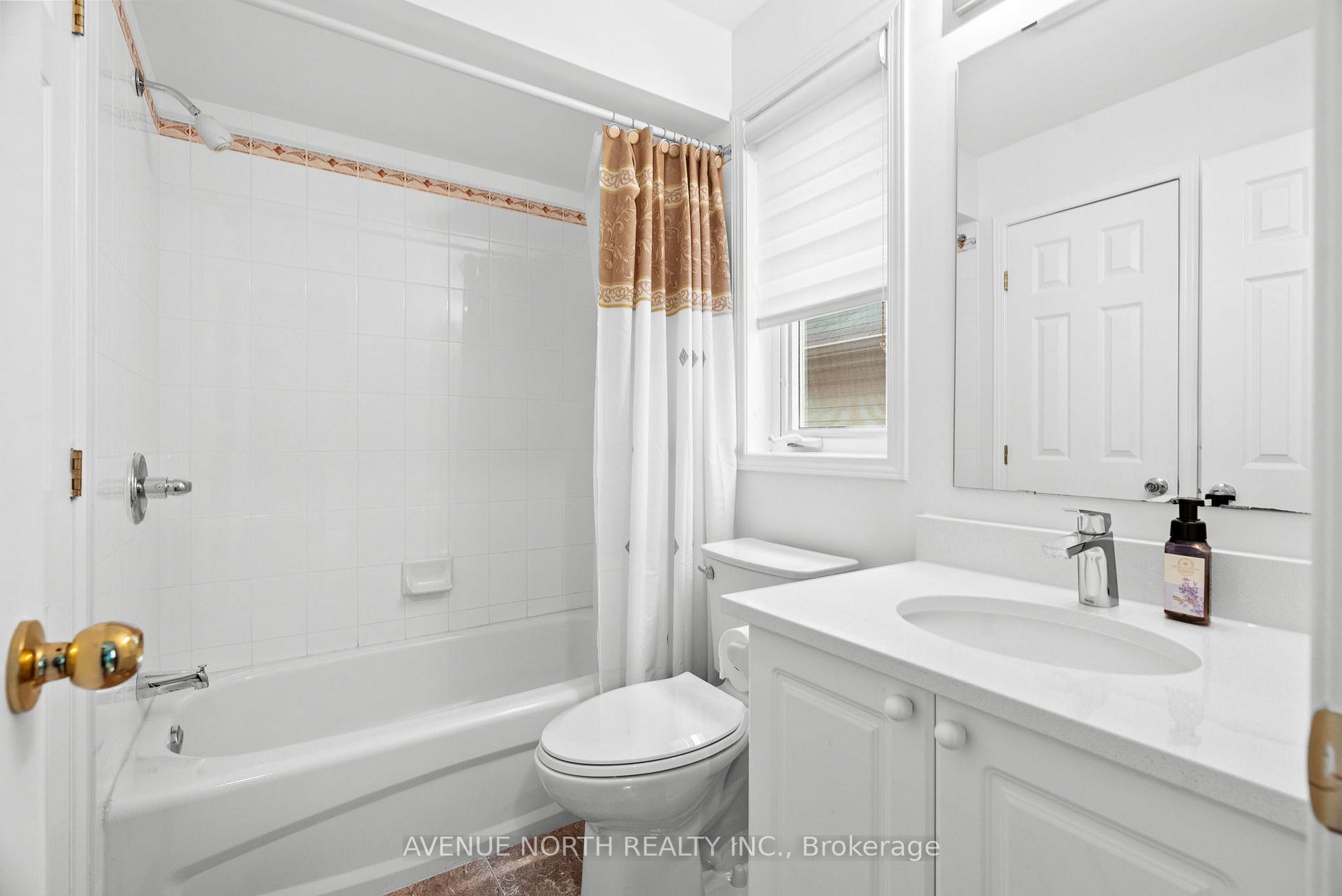 Photo 16 of 93 Whitestone Drive, Ottawa, Central Park — HOMEH