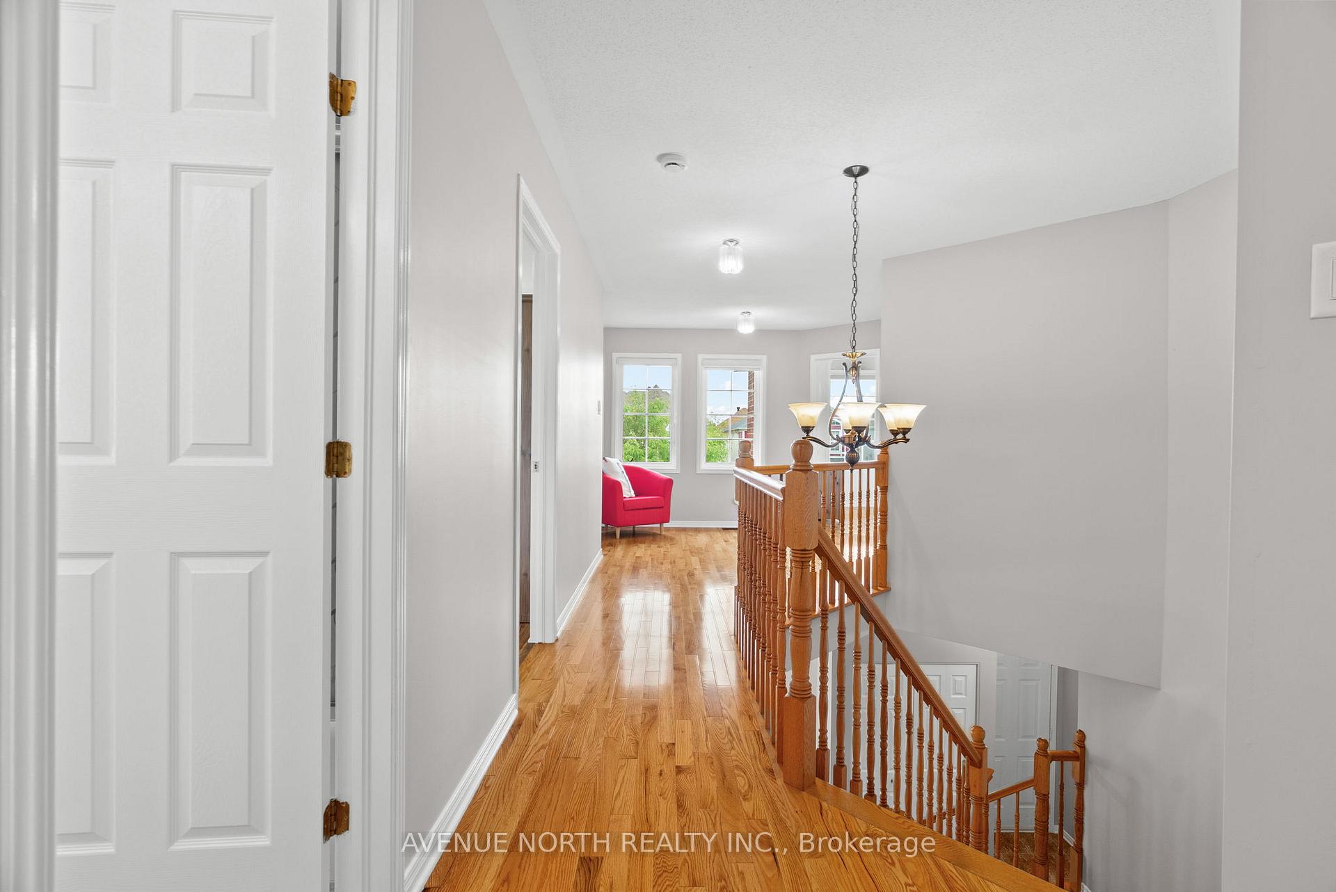 Photo 20 of 93 Whitestone Drive, Ottawa, Central Park — HOMEH