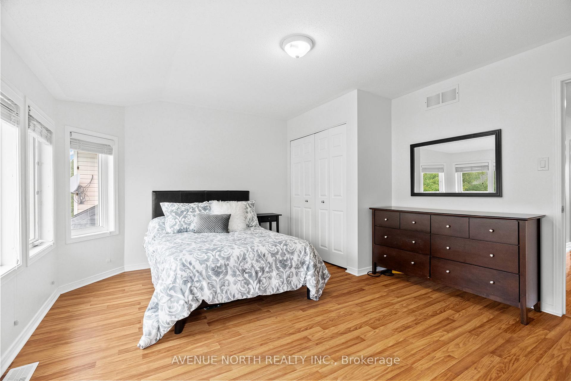 Photo 23 of 93 Whitestone Drive, Ottawa, Central Park — HOMEH