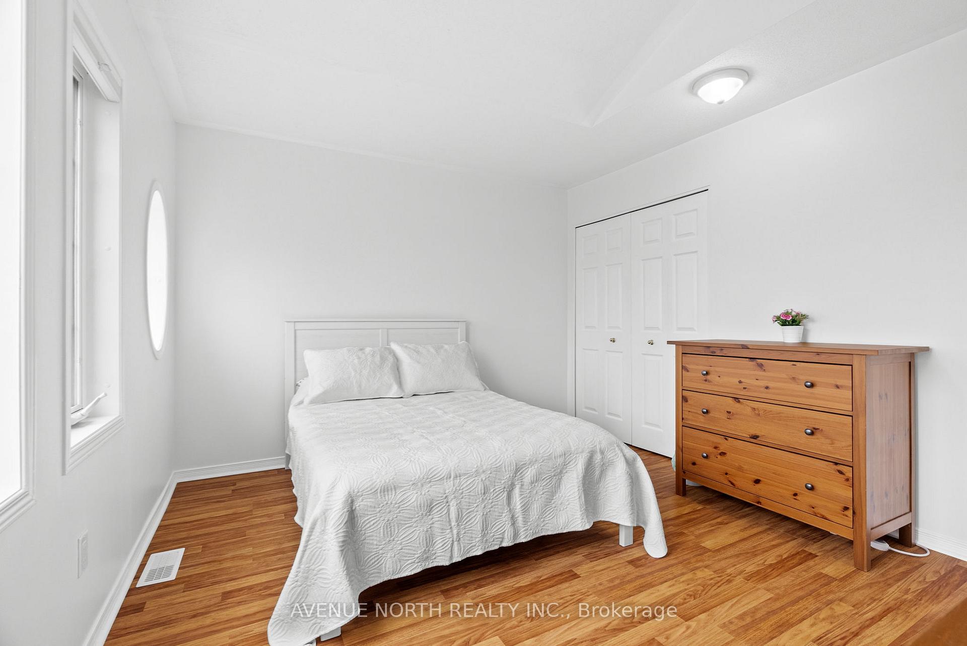 Photo 30 of 93 Whitestone Drive, Ottawa, Central Park — HOMEH