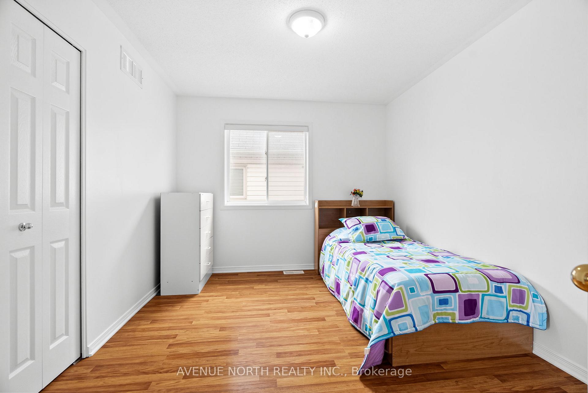 Photo 28 of 93 Whitestone Drive, Ottawa, Central Park — HOMEH