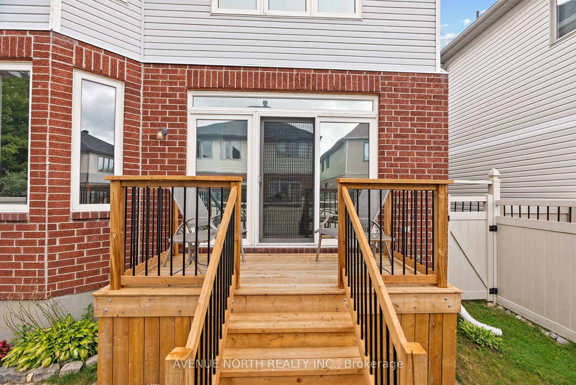 Photo 36 of 93 Whitestone Drive, Ottawa, Central Park — HOMEH