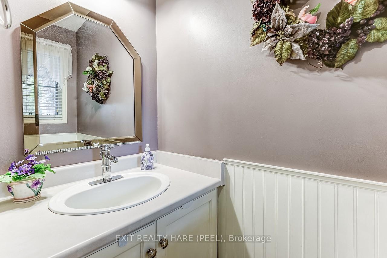 Photo 10 of 56 Hanton Crescent, Caledon, Bolton East — HOMEH
