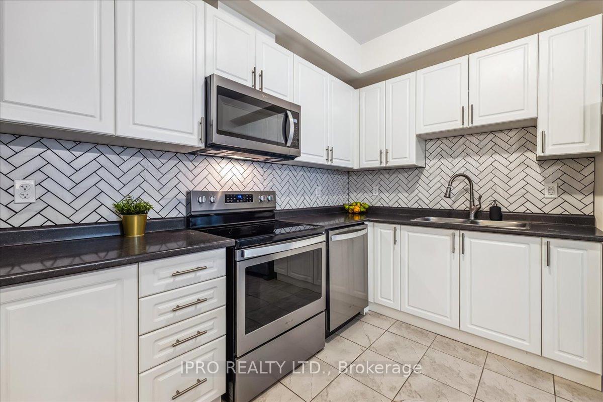 Photo 18 of Unit 91, 88 Decorso Drive, Guelph, Kortright East — HOMEH